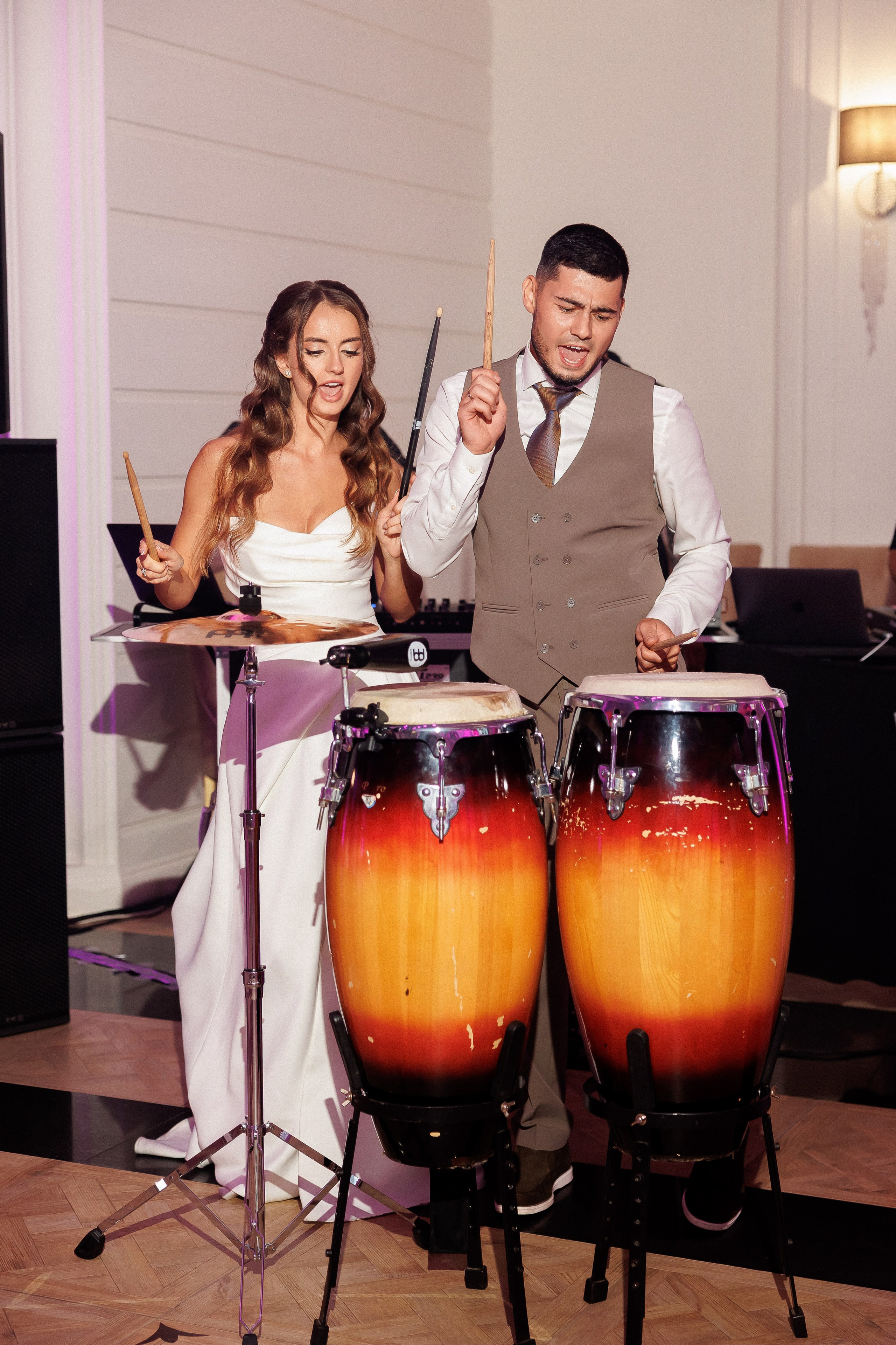 Eugen & Livia — Grand Elysee — Wedding Day. Servicii Foto și Video 067188353