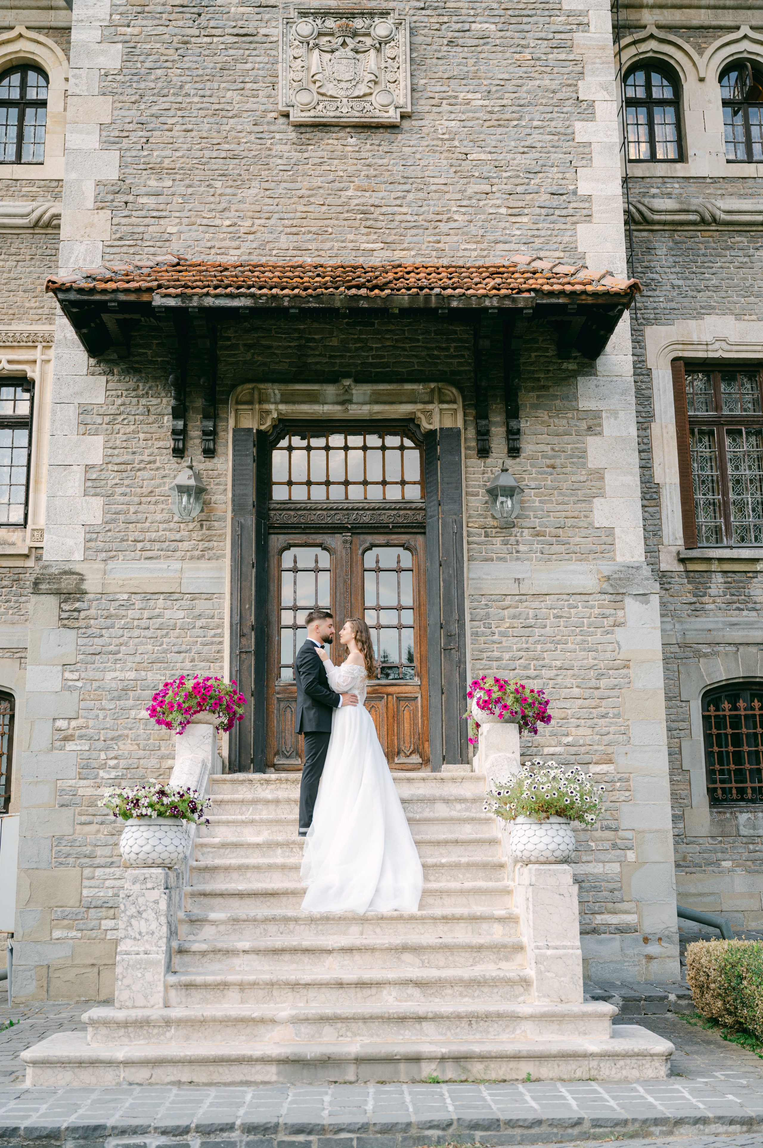 Sedinta foto trash the dress la castelul Cantacuzino