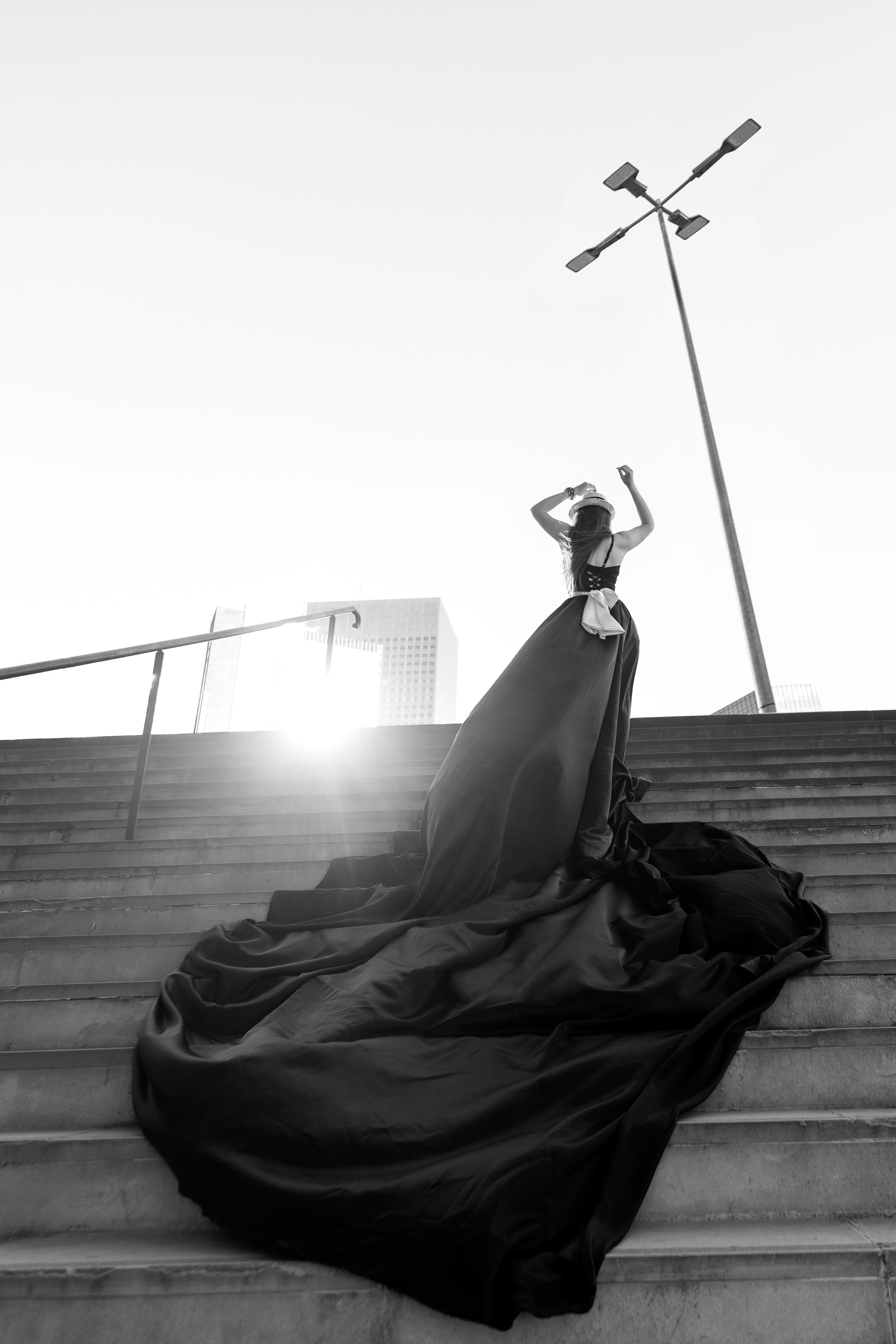 Shooting La Defence cu Lenuta. Wedding, event and family photographer in Paris, Emilian Olaru