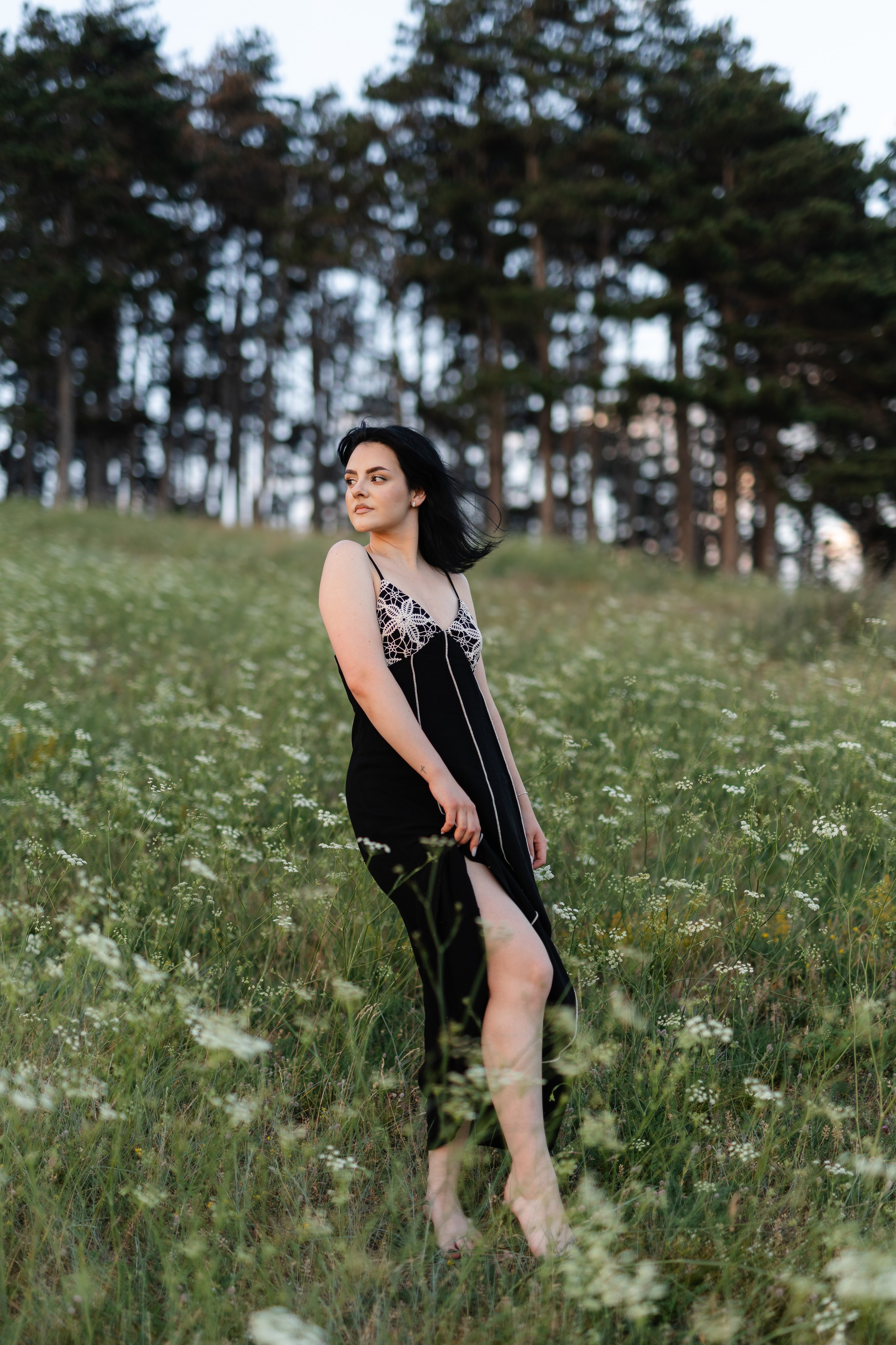 Laura — Portrait. Main