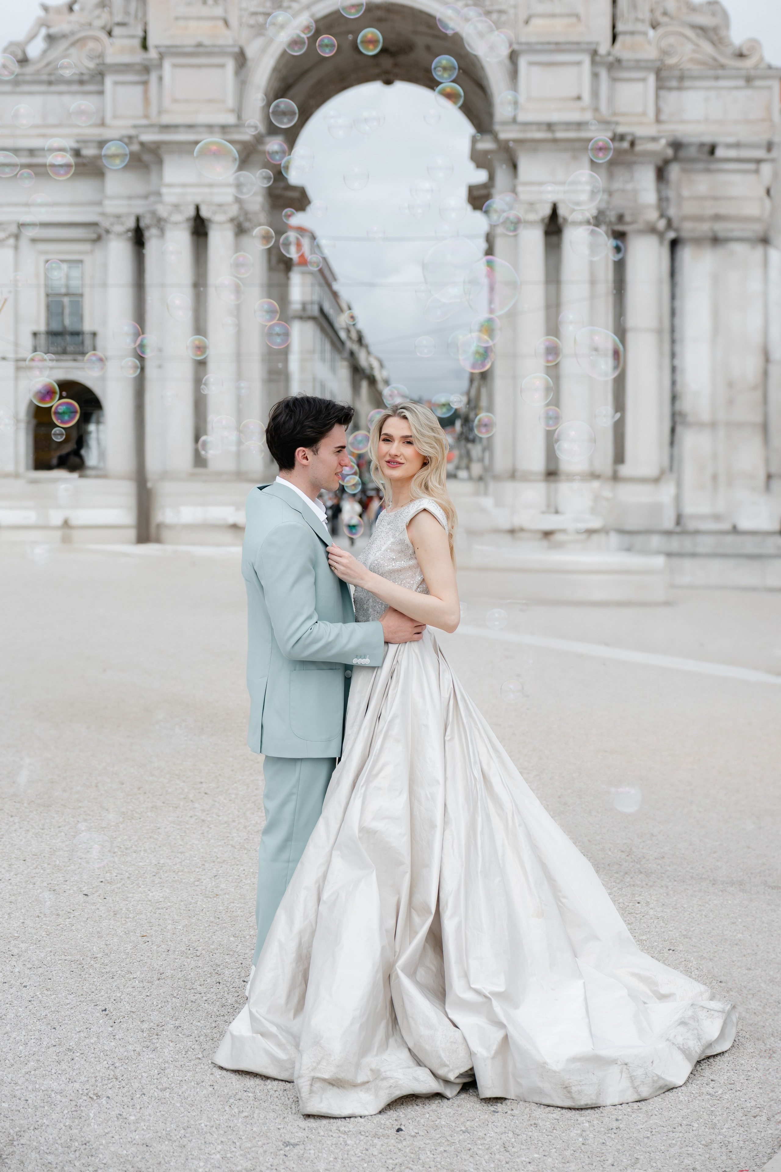 Vivien & Razvan. Main