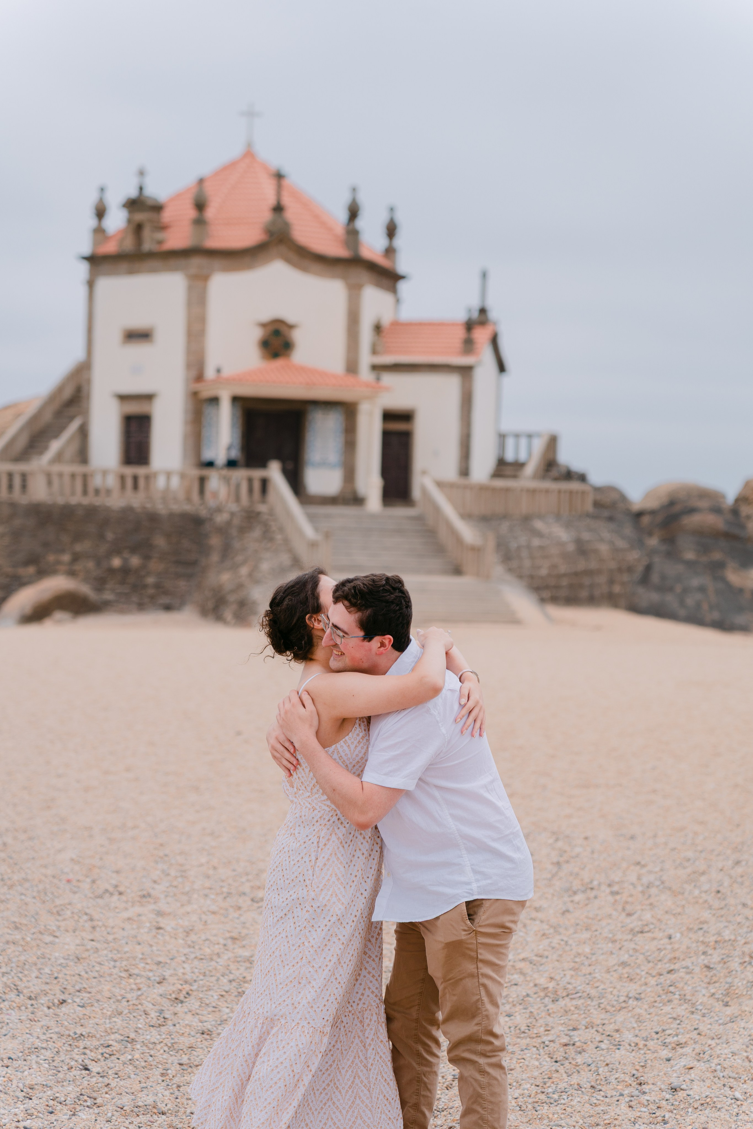 Wedding proposal at Senhor da Pedra. Fotógrafo de casamentos e ensaios para casais em Porto
