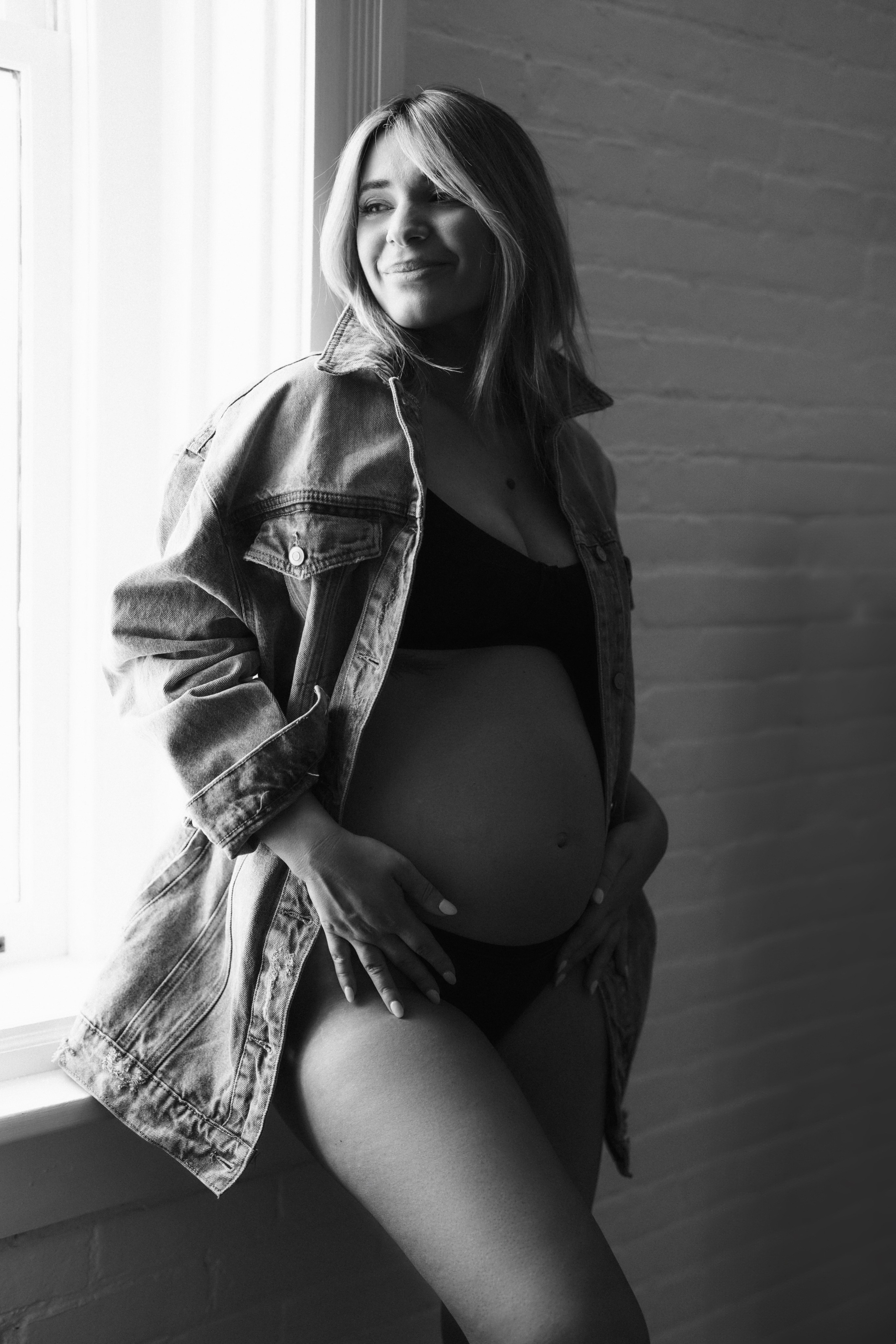 Anastasia. Modern maternity photographer in Long Island New York