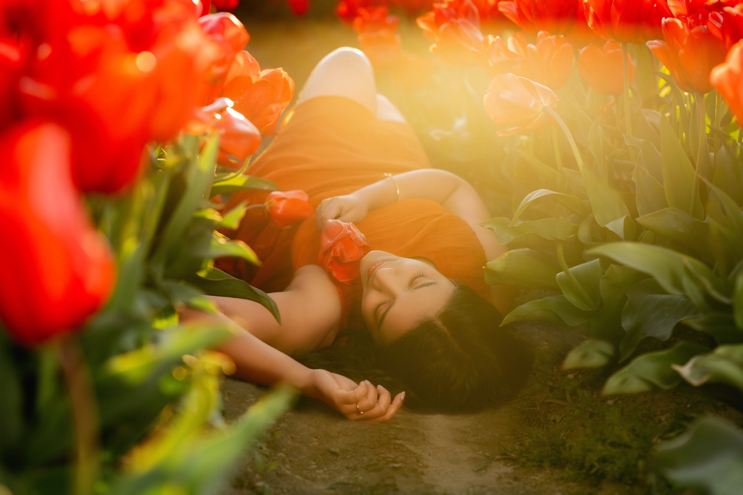 Lohita with her husband. Wedding & family photography in Seattle area. Helen Michelle photographer