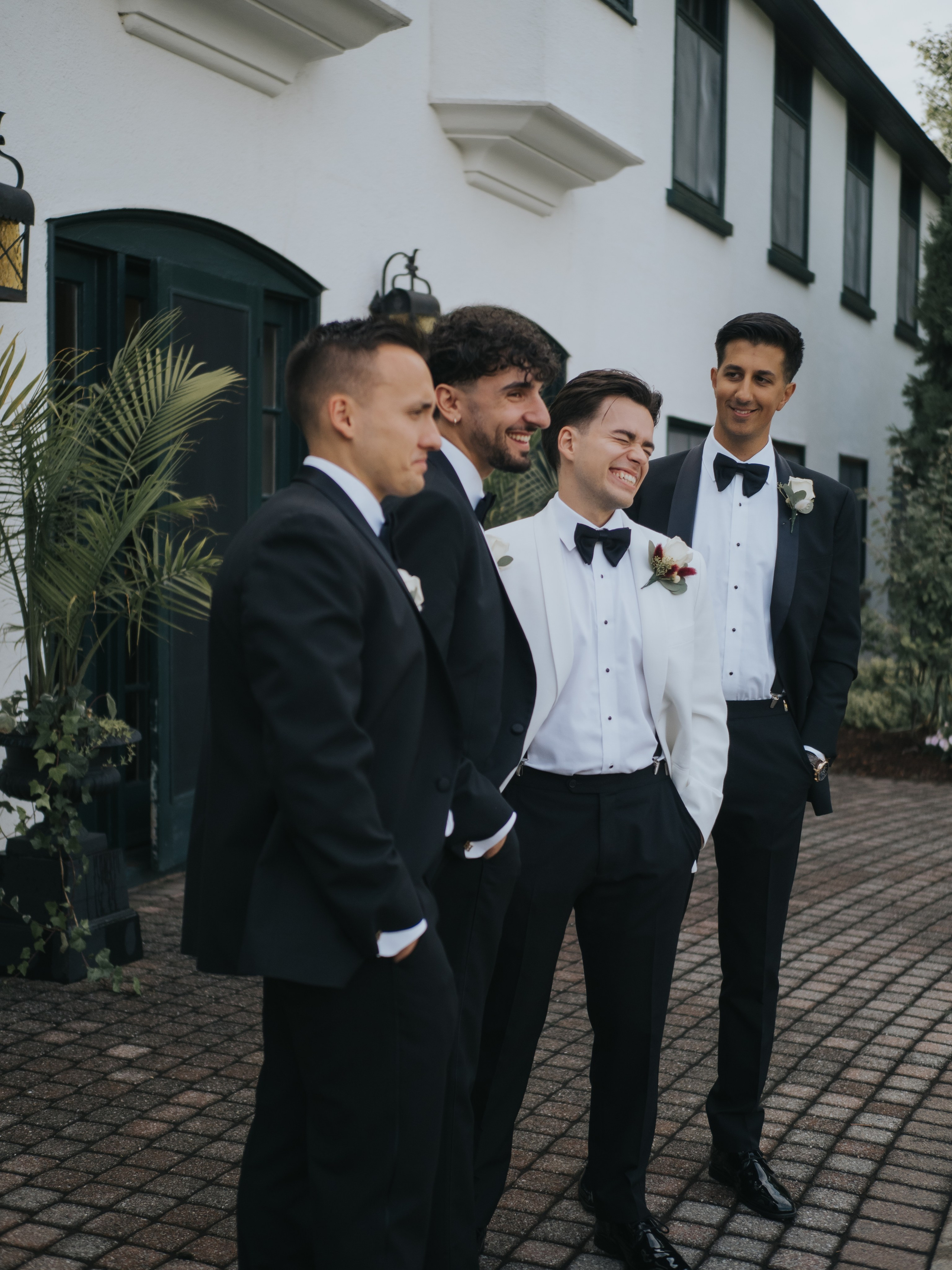 Wedding of Cassandra and Loïc in Beaconsfield, Montreal. Wedding and Family Photography Montreal Muriel Oe Photo