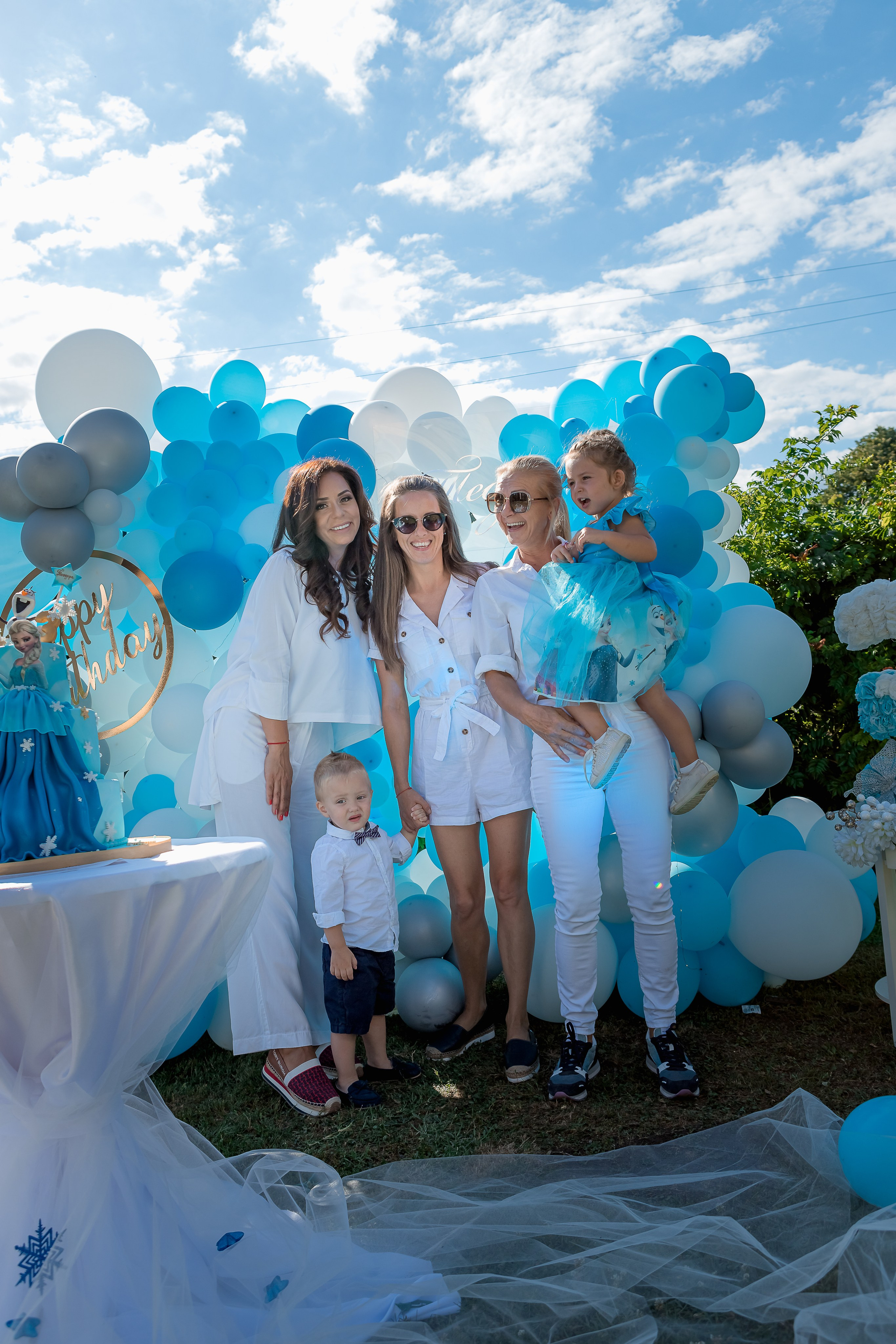 Честит Рожден Ден. Фотограф Ирина Йотова