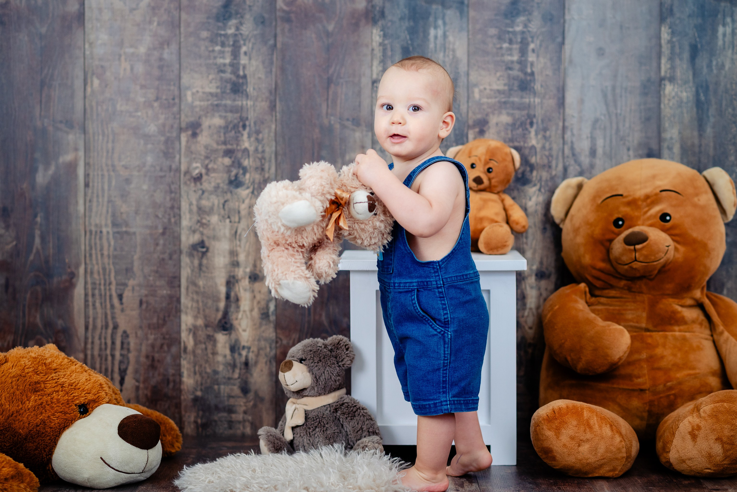 Smash the cake — Aris. The Unseen by Giani Maftei