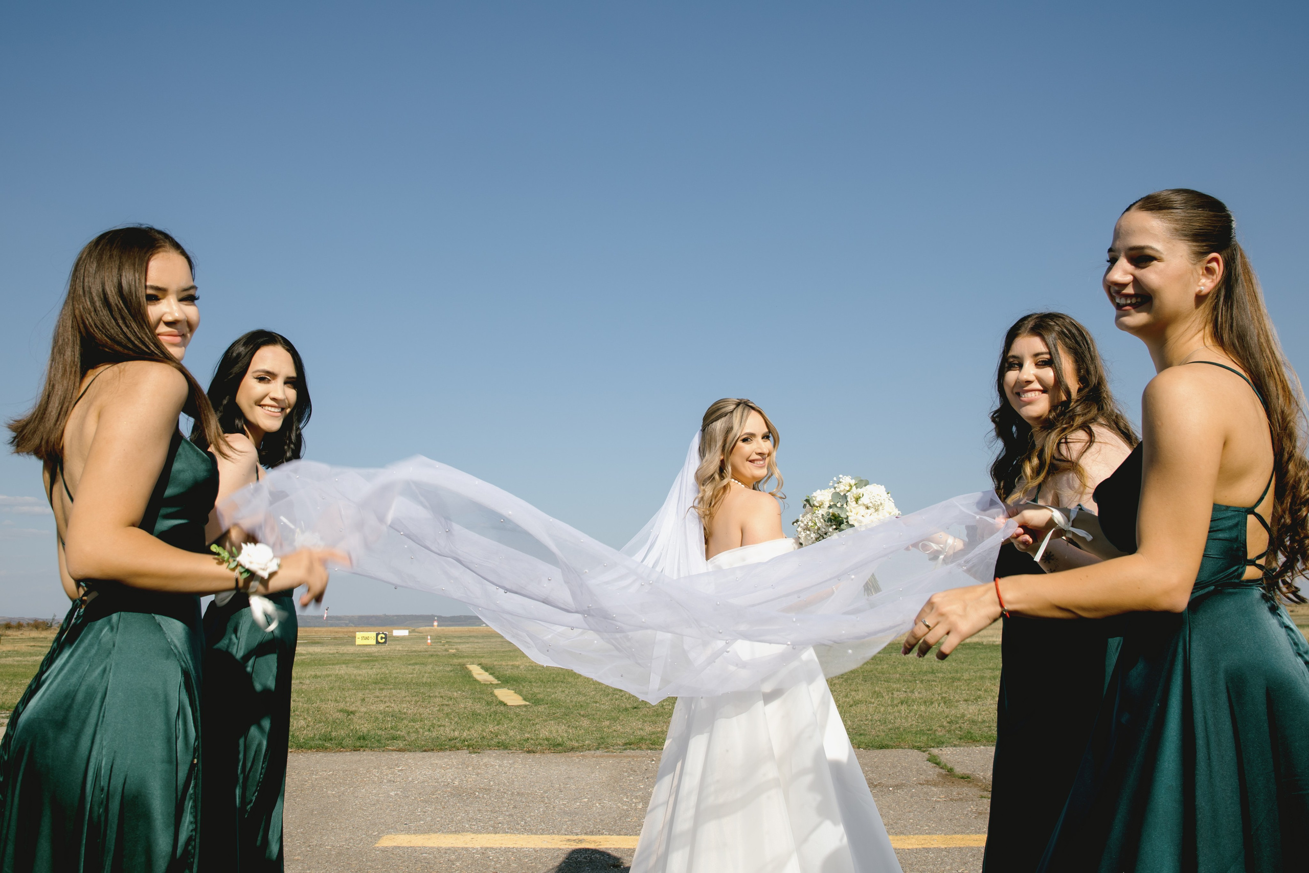 Bianca & Mihnea Pitesti. MDimaFotoStudio. Fotograf de nuntă, evenimente private și de familie