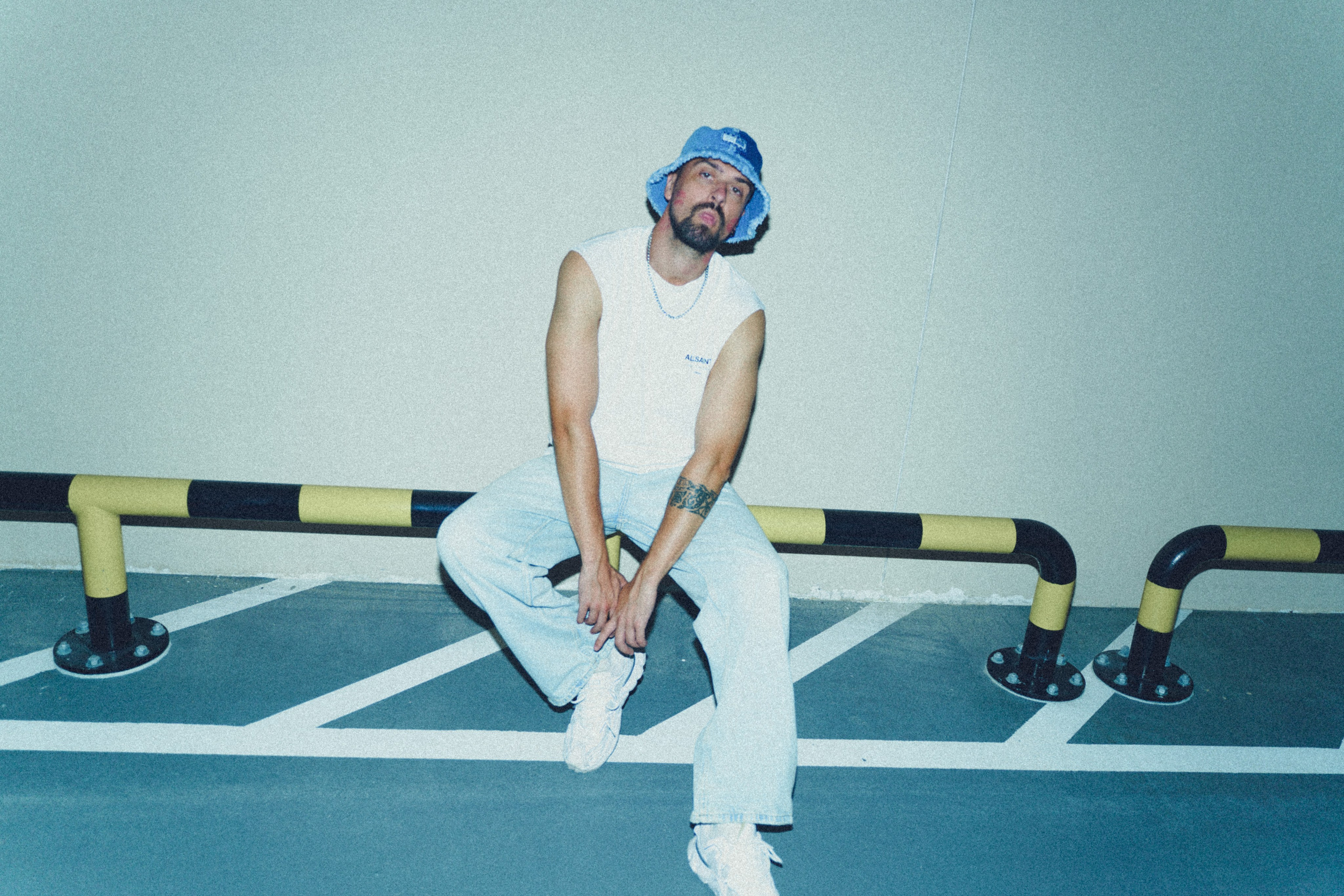 Men. Smm / photographer Dubai UAE