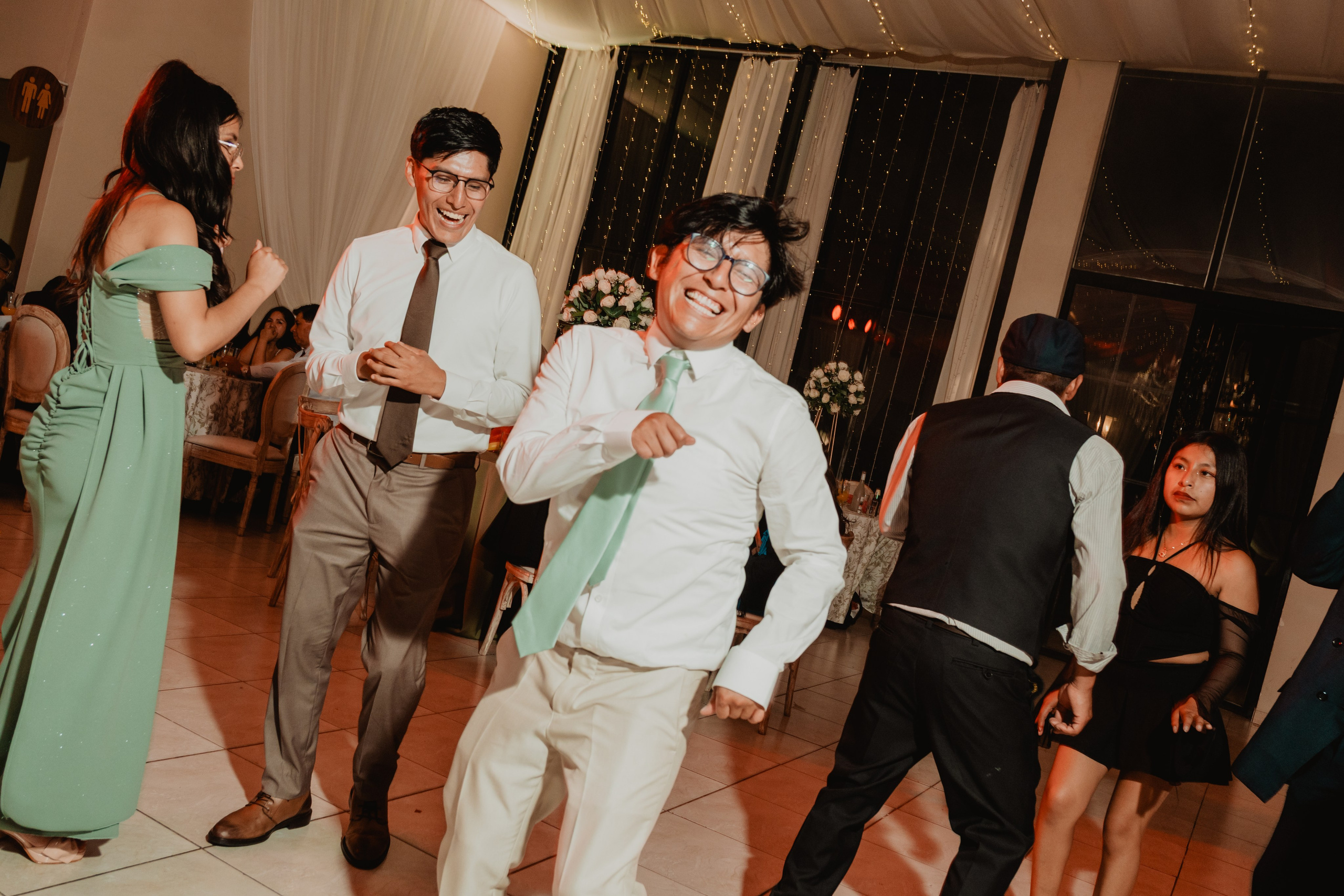 FERNANDO + MARIBEL | BODA RELIGIOSA. Studio KVTA | Fotografía y Video de Bodas en Arequipa
