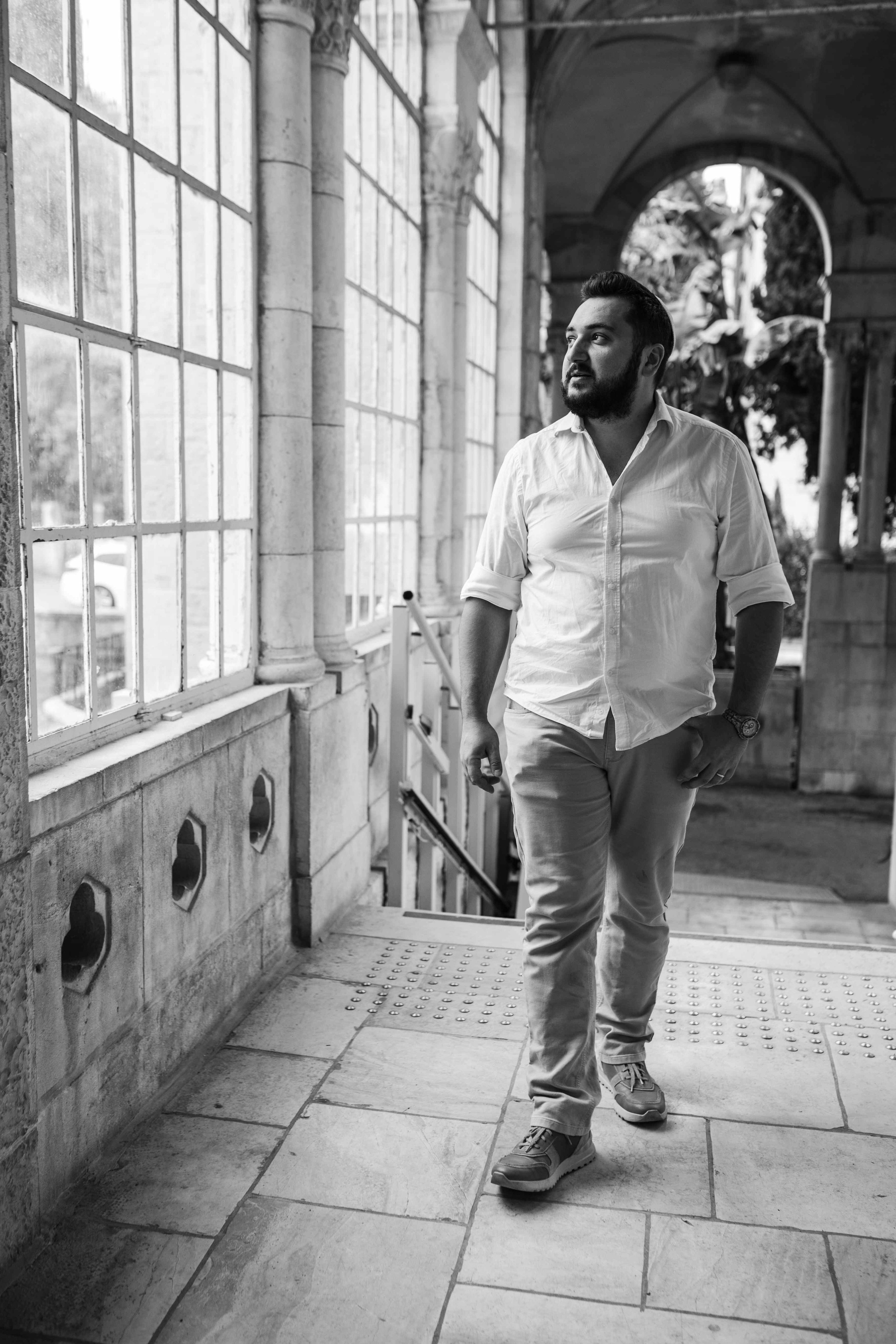 EXPECTING A BABY, JERUSALEM. PHOTOGRAPHER IN ISRAEL