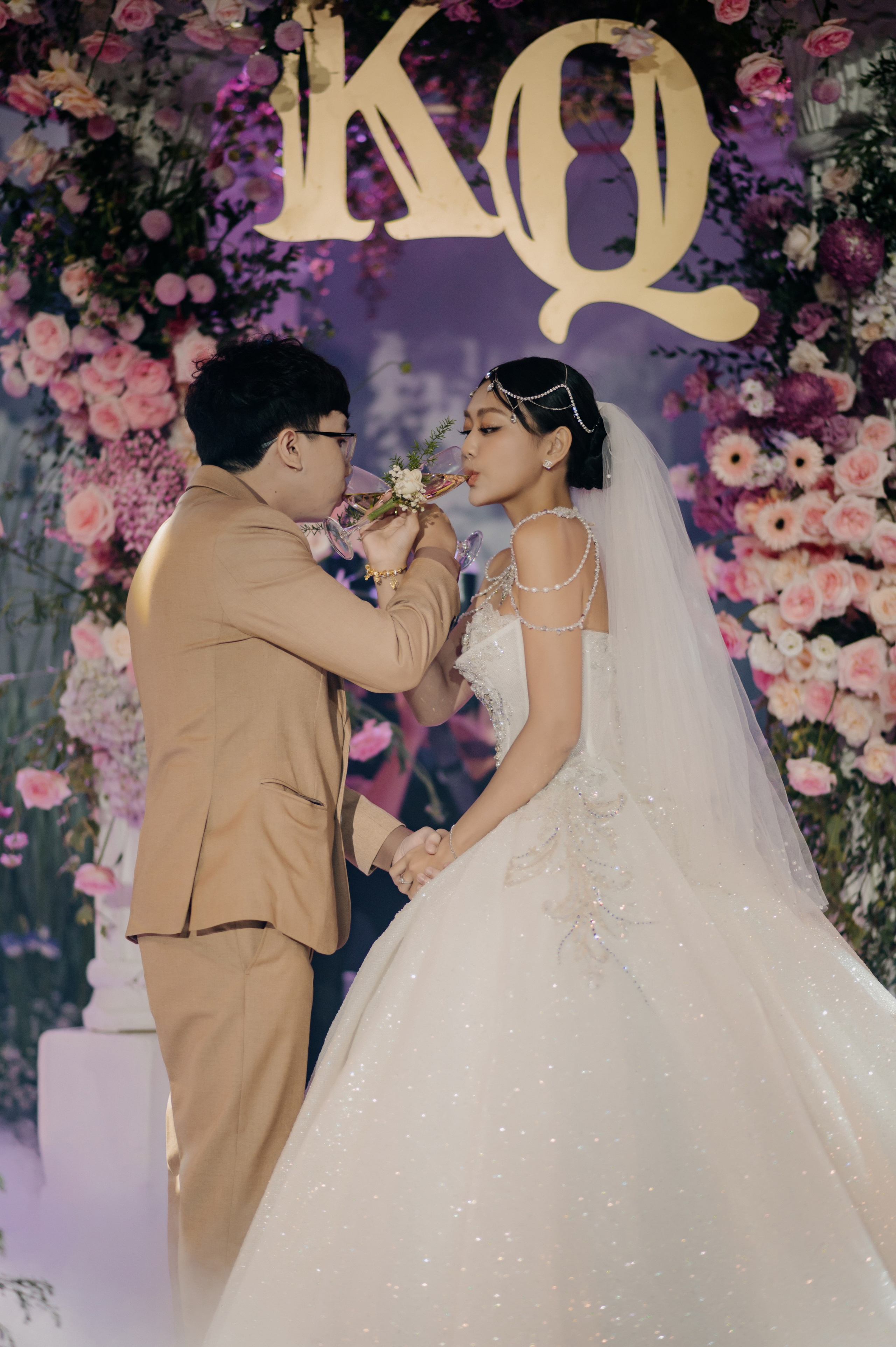KHANG & QUYEN / Lavela Hotel. Saigon Wedding Present | Art Beyond Moments