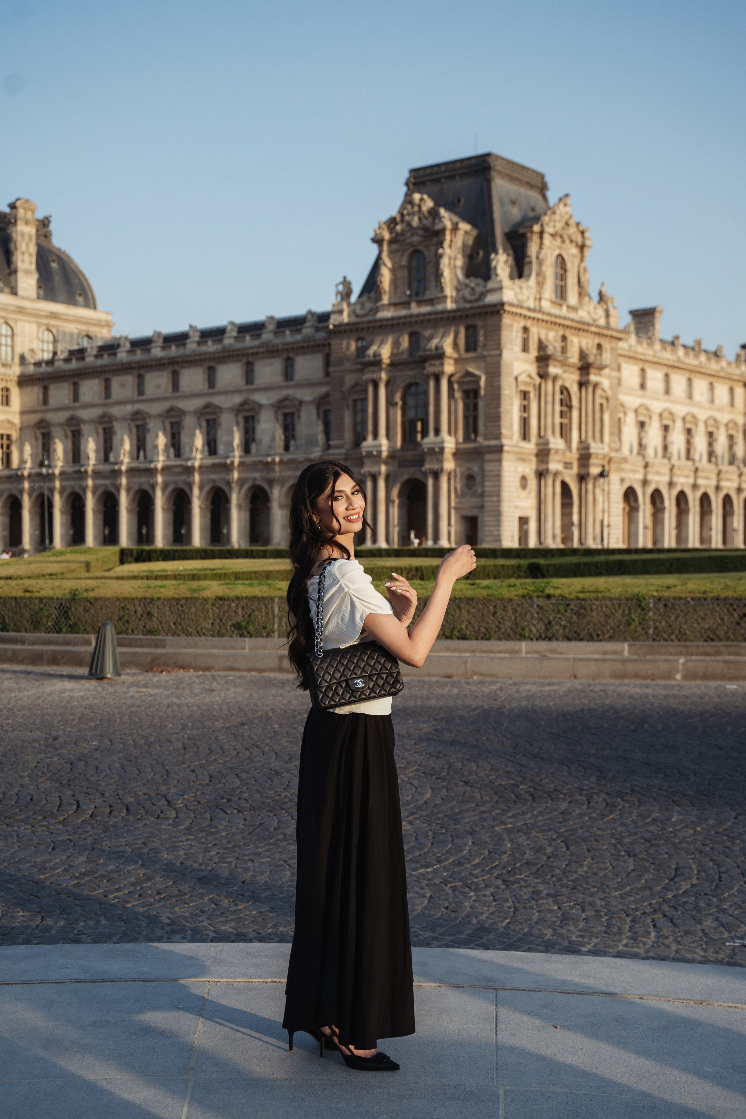 Naila (4 hours). Photographer in Paris|Solo and groups, portraits & content, couples photo-shoot in Paris at the best locations