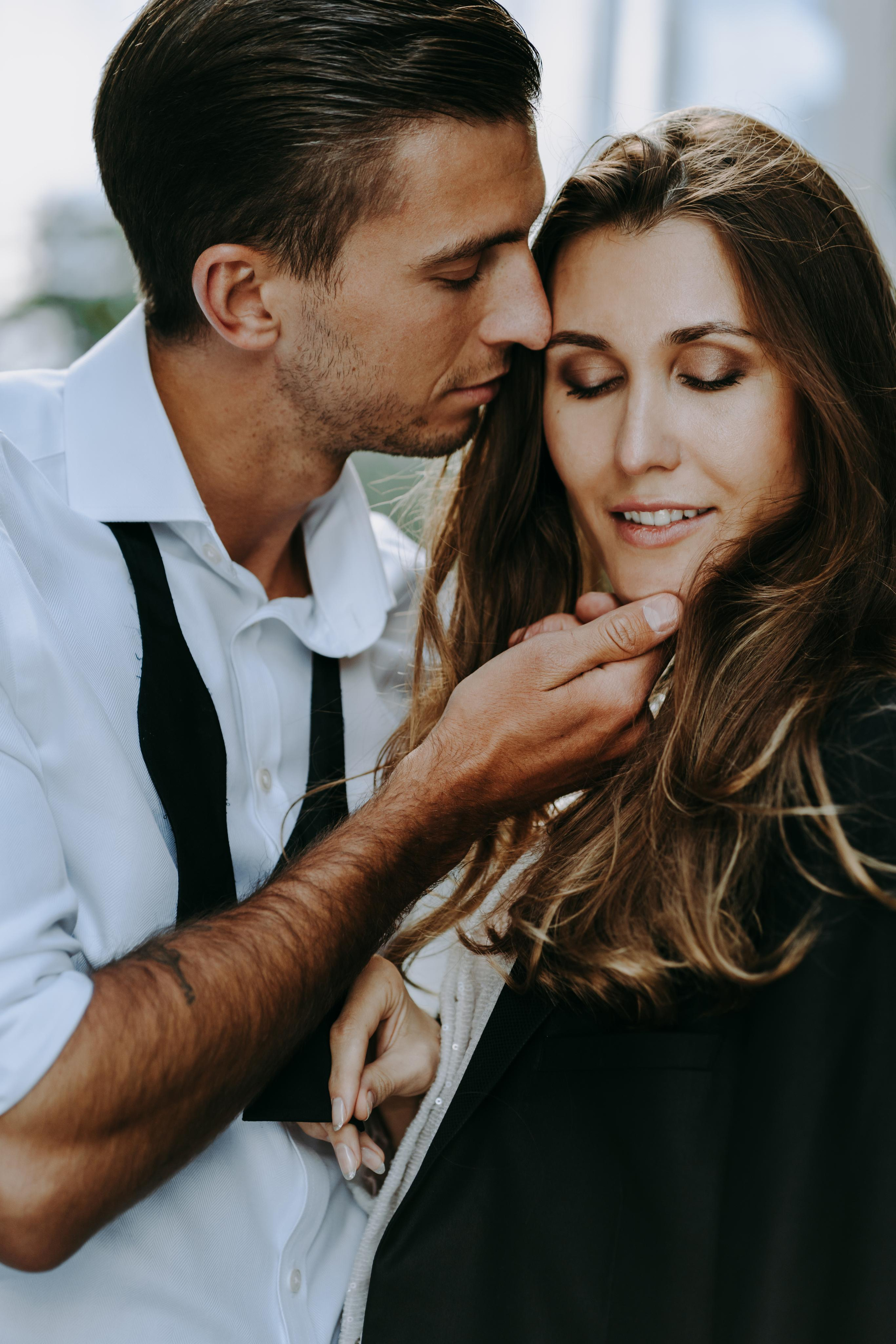 Pre wedding session by Tower Bridge. London portrait and family photographer