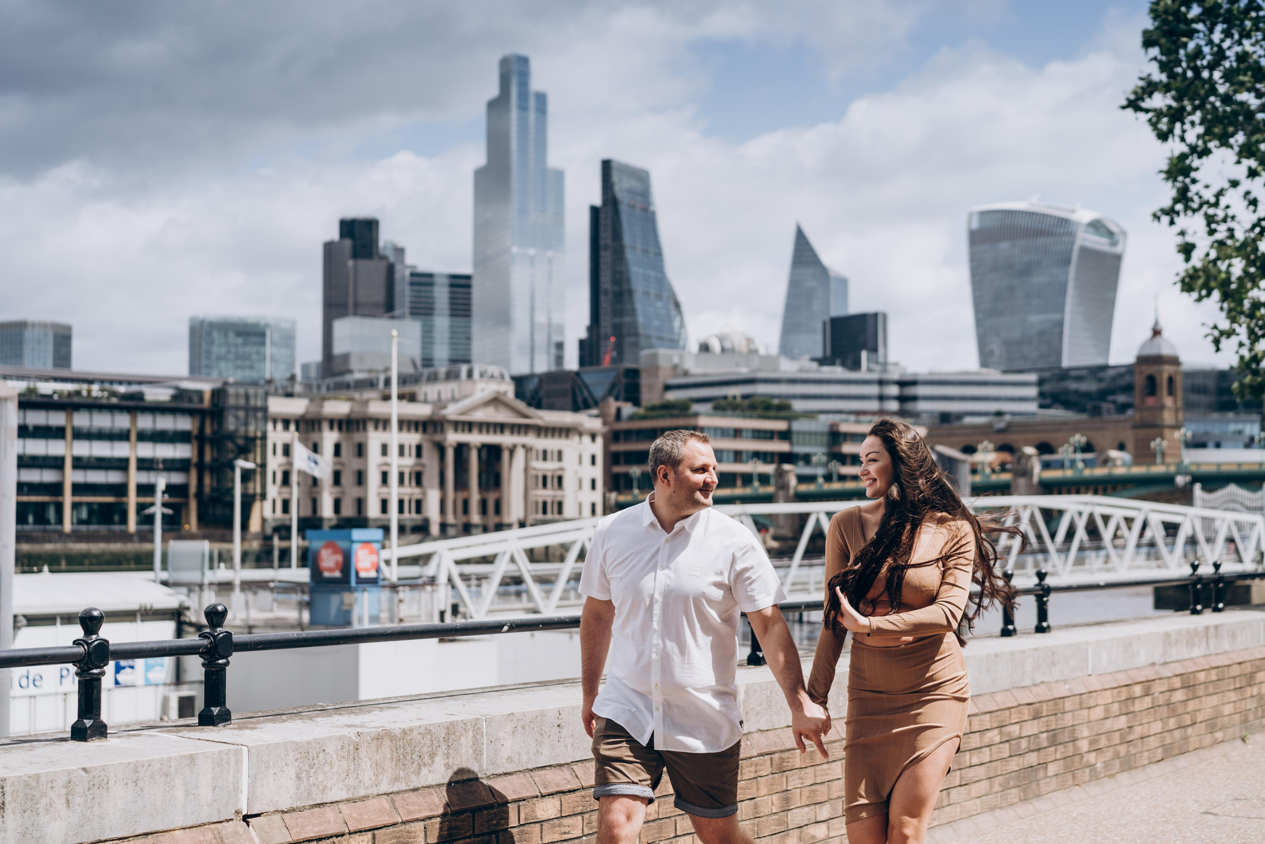 Price for casual family and couple photo and video sessions in London. London portrait and family photographer