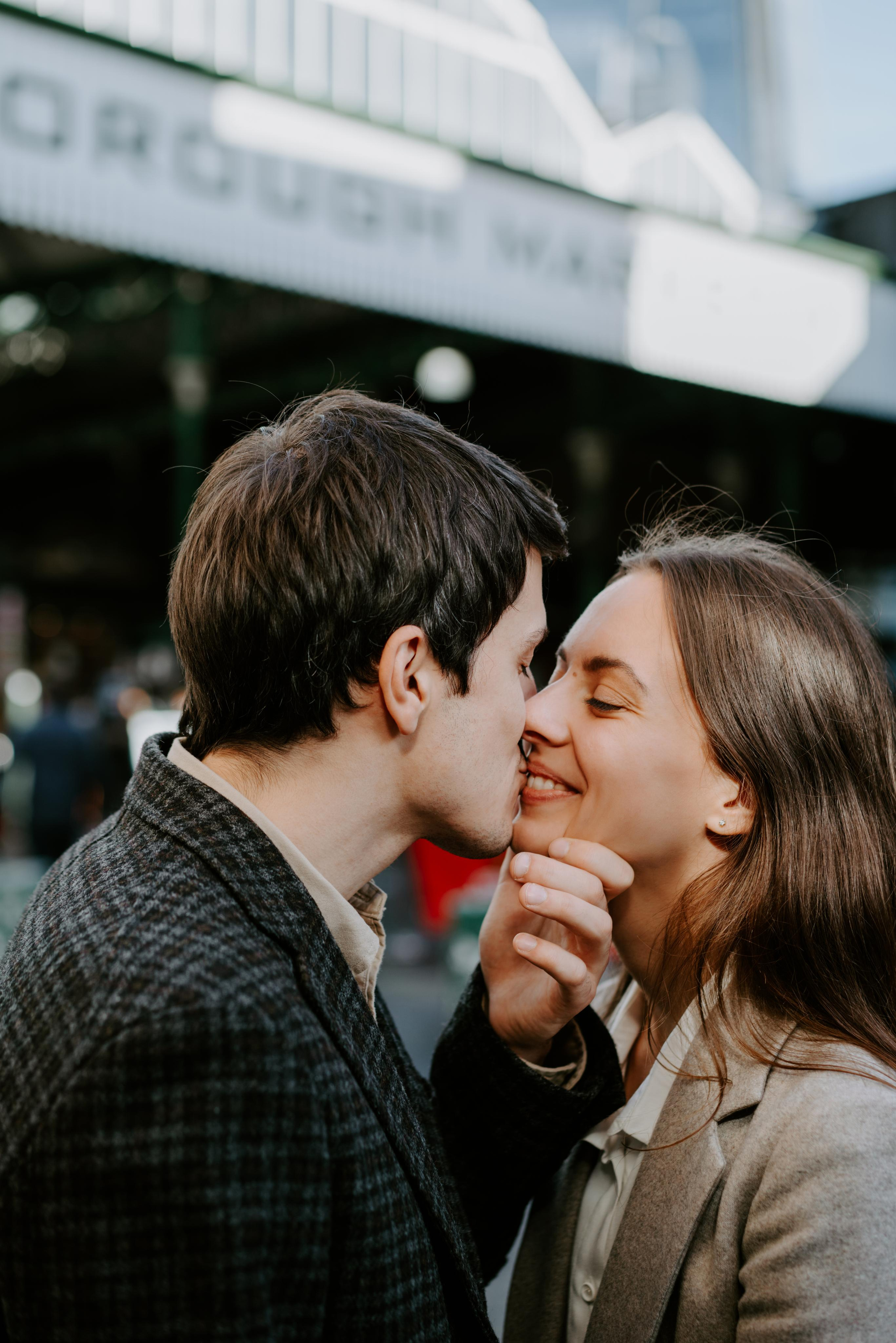 Proposal session by Tower Bridge. London portrait and family photographer