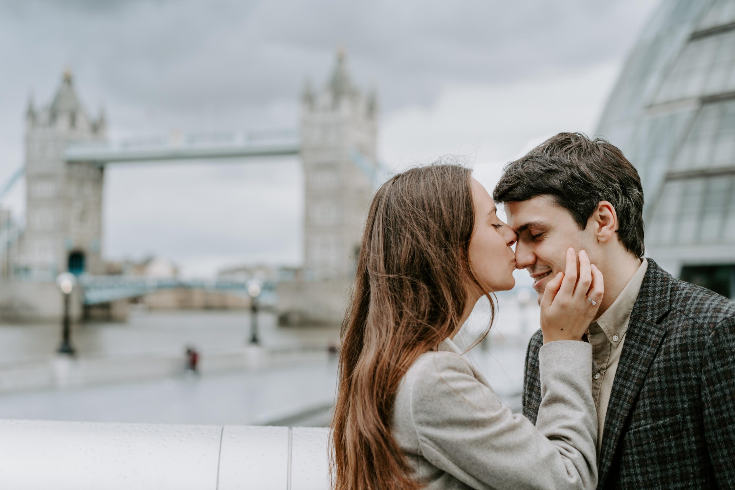 Proposal session by Tower Bridge. London portrait and family photographer