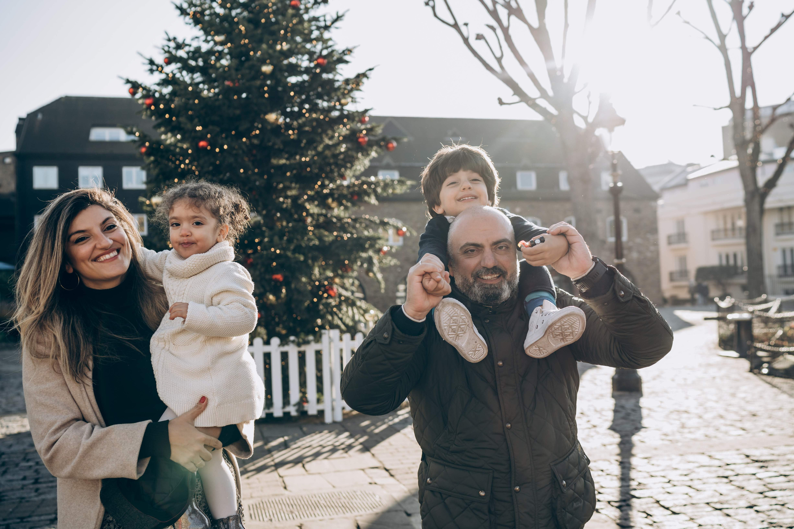 Price for casual family and couple photo and video sessions in London. London portrait and family photographer