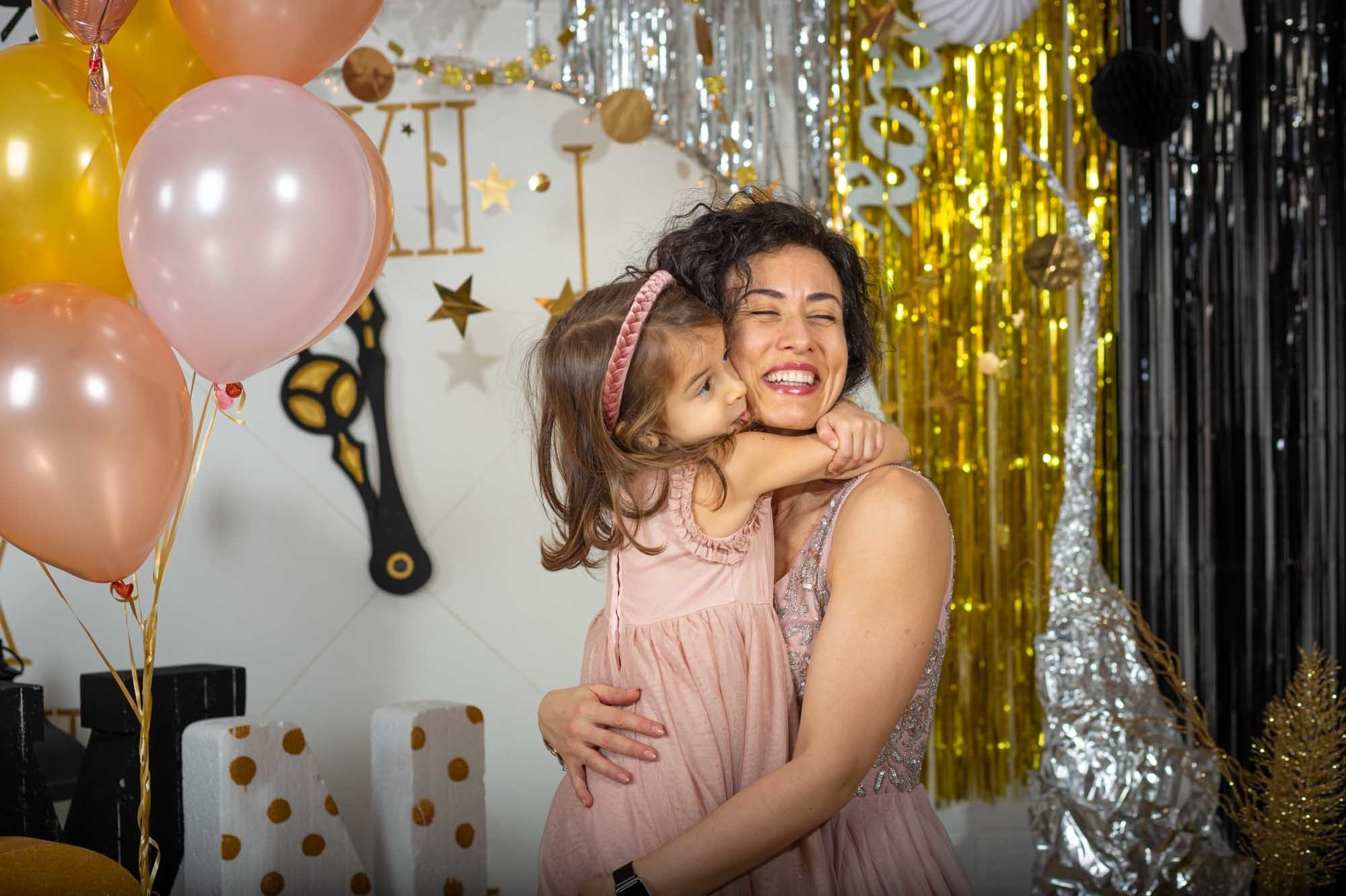 Мамо и Аз. Фотограф Бургас. Фотосесии в студио и на открито, портрети, заснемане