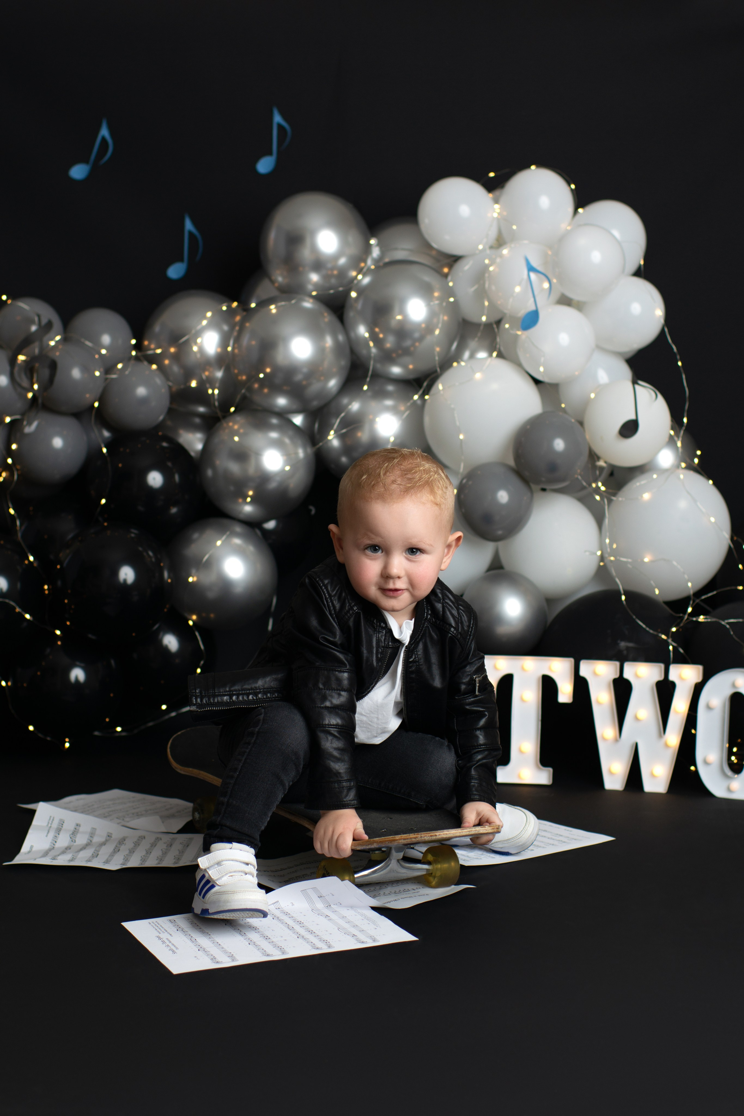 Cake Smash Fotoshooting zum ersten, zweiten Geburtstag. Neugeborene, Baby Fotografin in Düren (NRW) - Vitalina Unruh