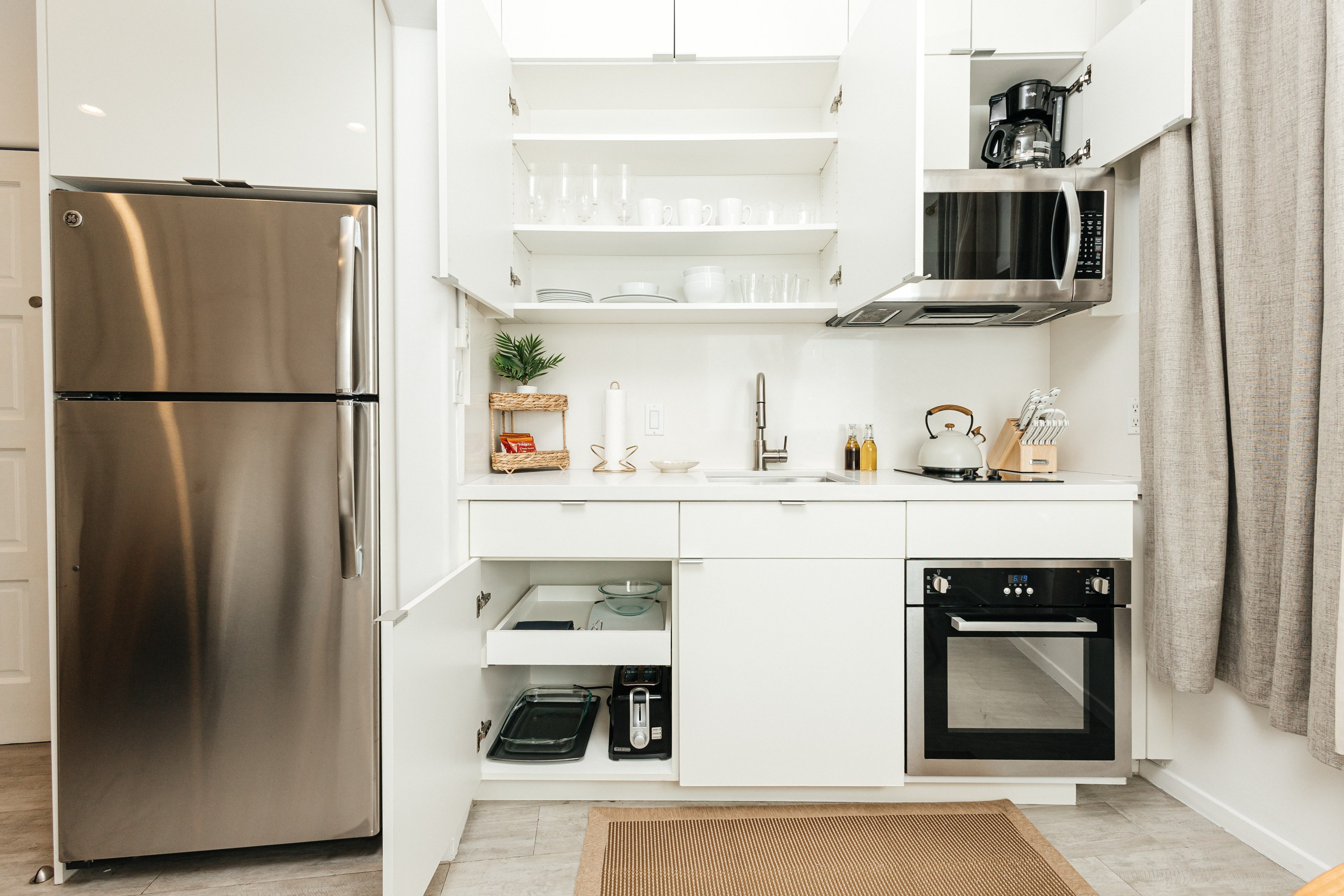 Session Apartments. Photographer Andrei White