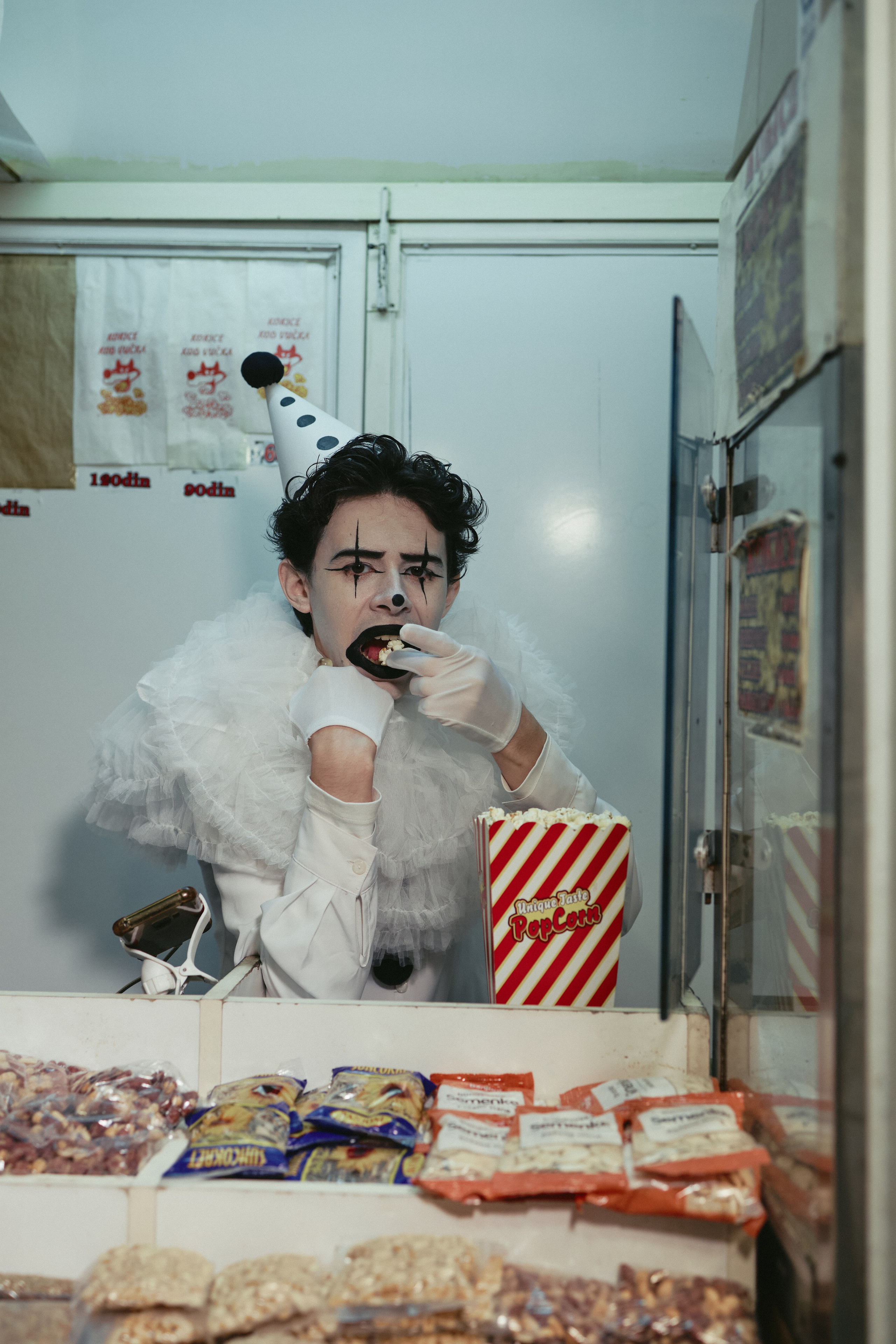 Маска и личность | Концептуальная фотосессия клоуна в Нови Саде. Анастасия Еремина | Фотограф в Сербии | Персональные и бизнес-фотосессии в Белграде и Нови Саде