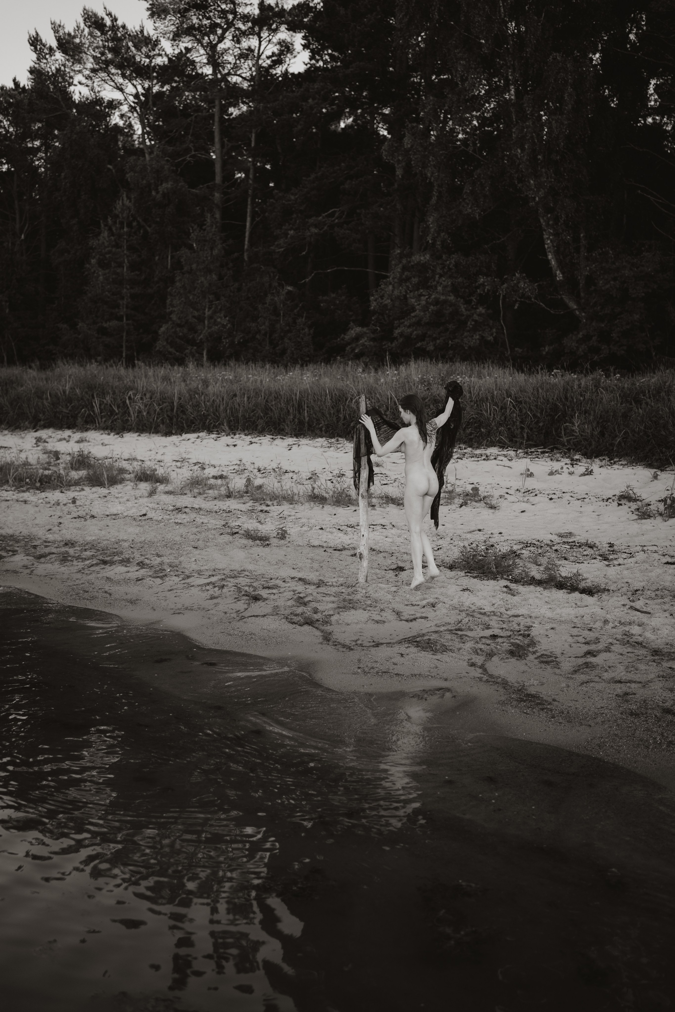 The water and salt that built her. Anna Chekryshova — Authorial Portrait Photographer in Tallinn