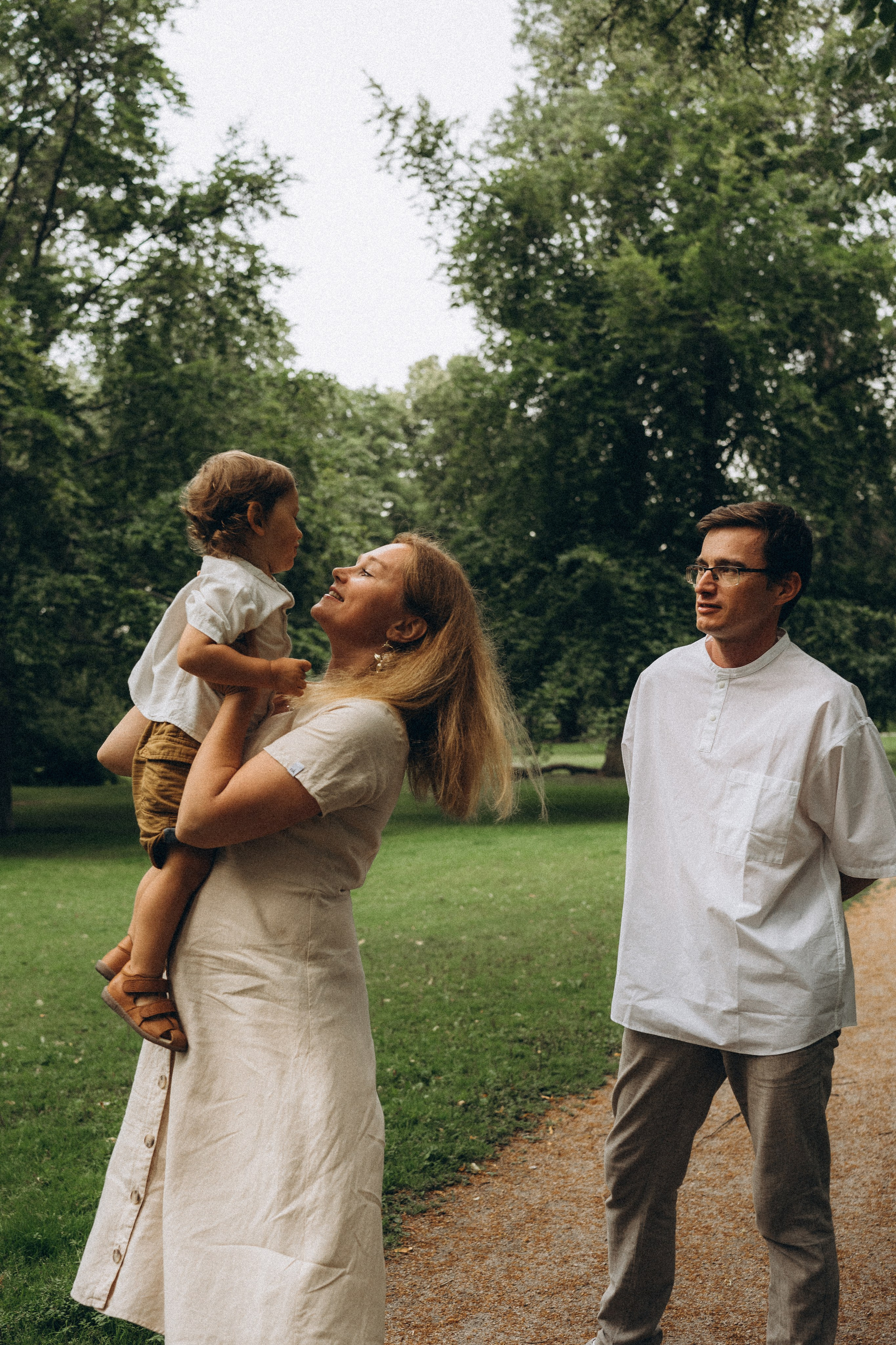 Kaivopuisto. Wedding and potrait photographer in Helsinki Vickan O