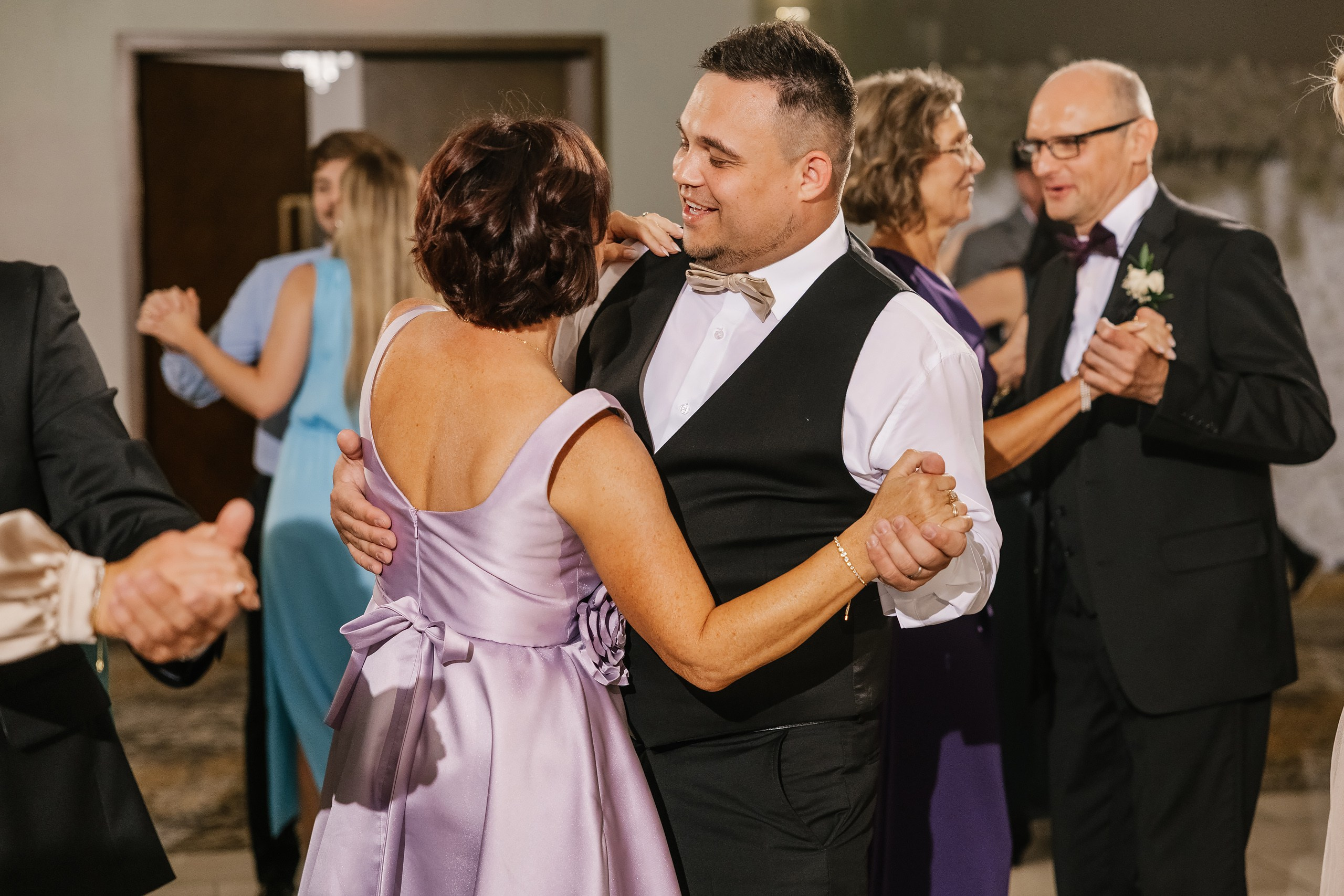 09.06.2025 Wedding. Wedding family event photographer in Chicago Nick Yushevich