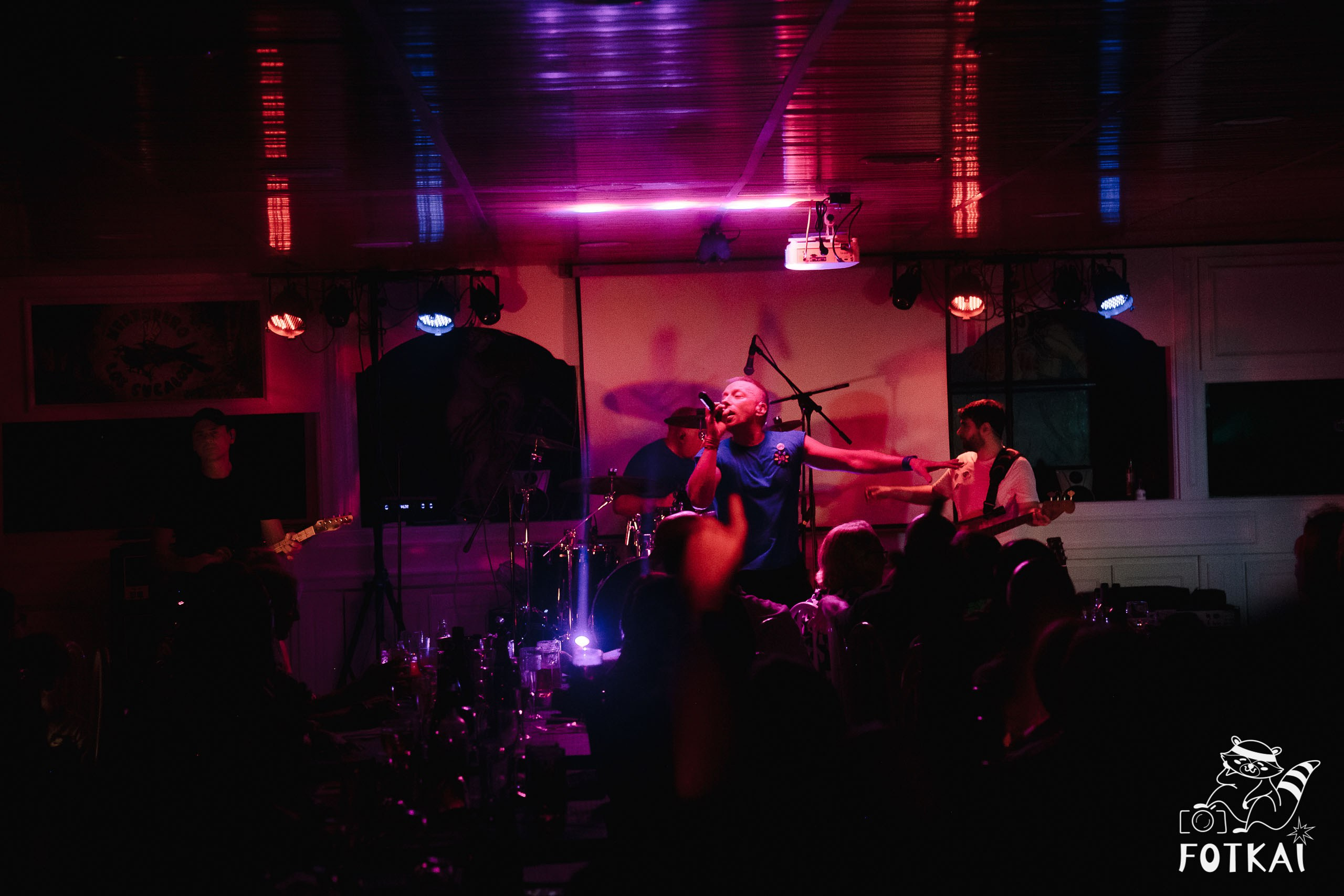 Ultimate Coldplay en Restaurante Los Cucalos: Reportaje fotográfico 17.09.25 | FOTKAI