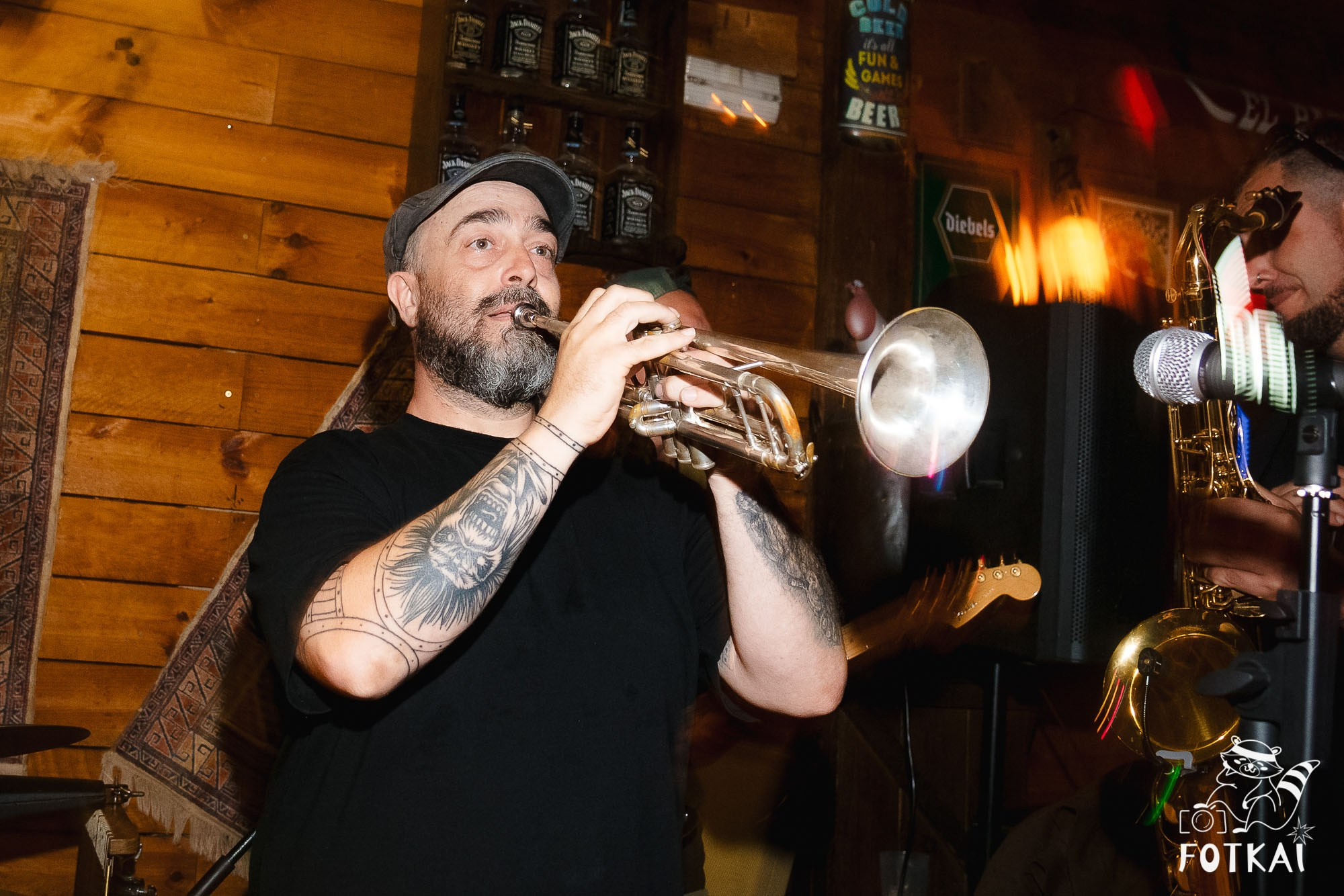 Los Ekilibristas de la Cuerda Floja — Фото с концерта в Торревьехе, 2026 | FOTKAI