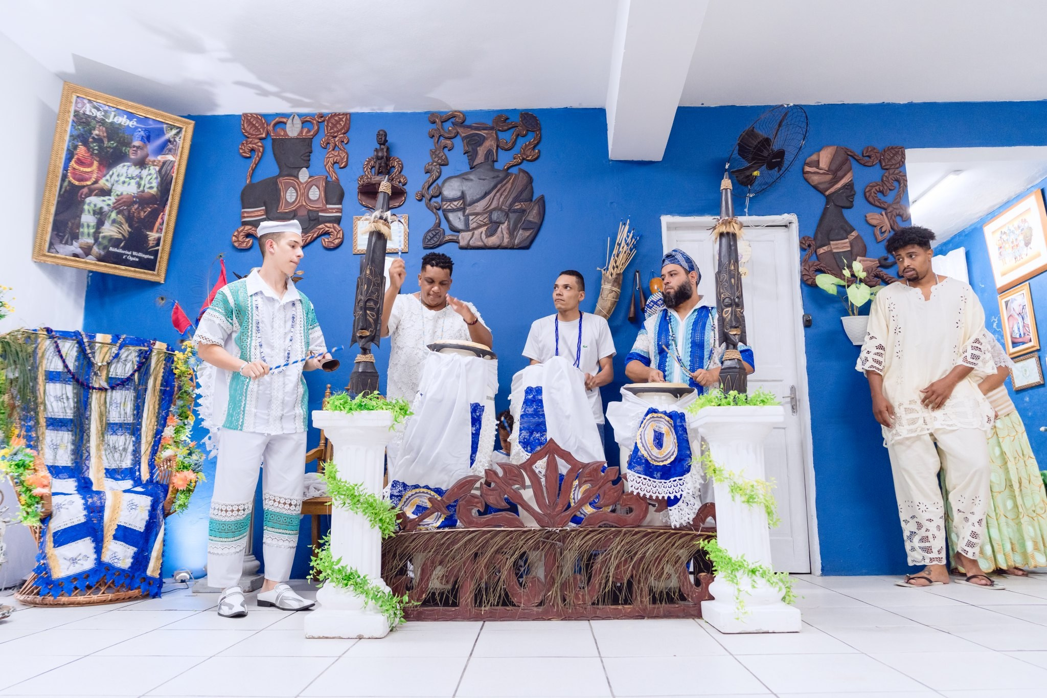 Saída Ìyá Tebeṣé Fernanda e Àjọ̀dún Ògún. Aladá Produções