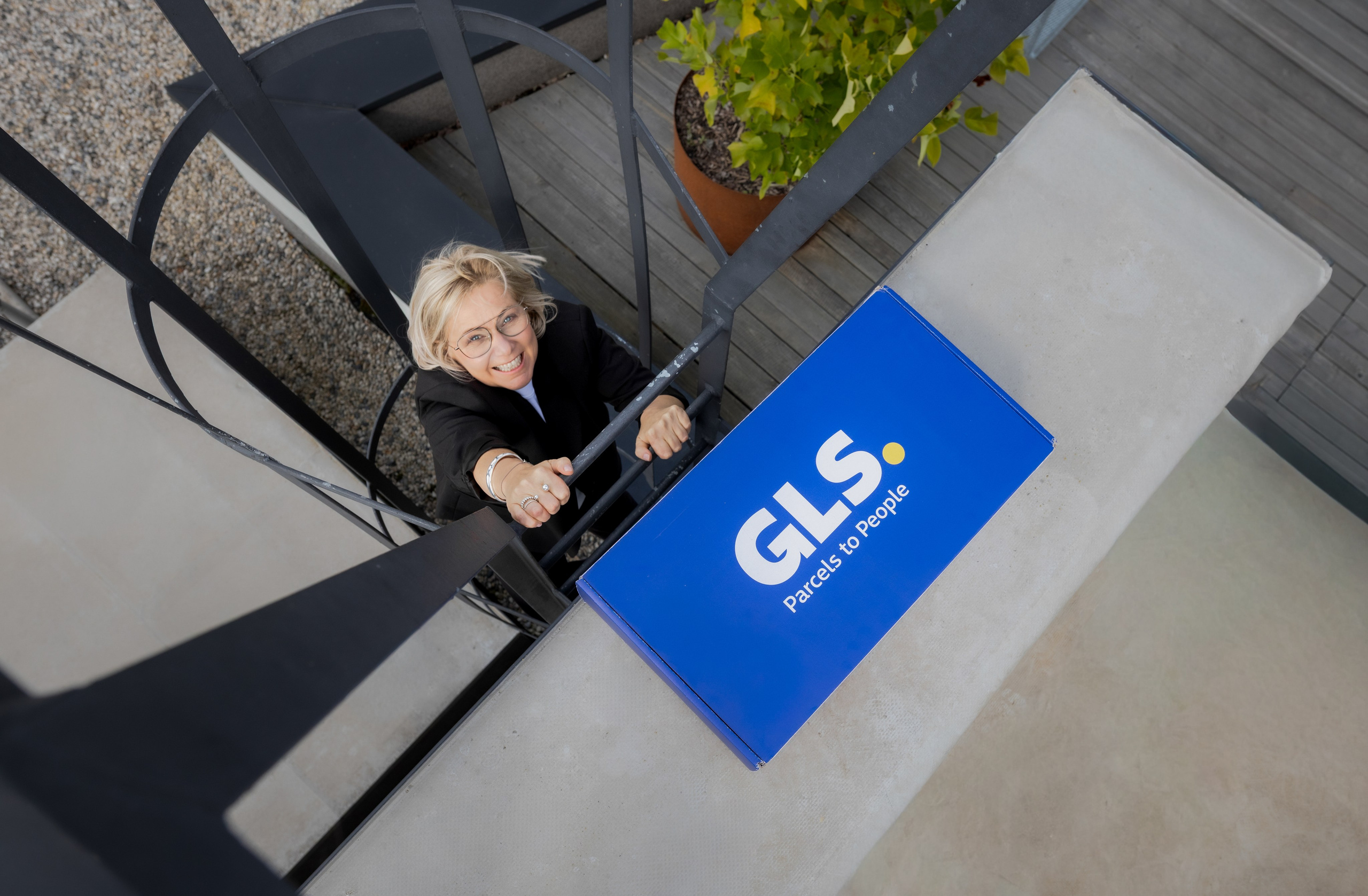 Korporátní a firemní fotografie. Dana Lišková — Empathetic Photographer | Introspective Artist |Neurodivergent Coach | Founder of Artepy.cz