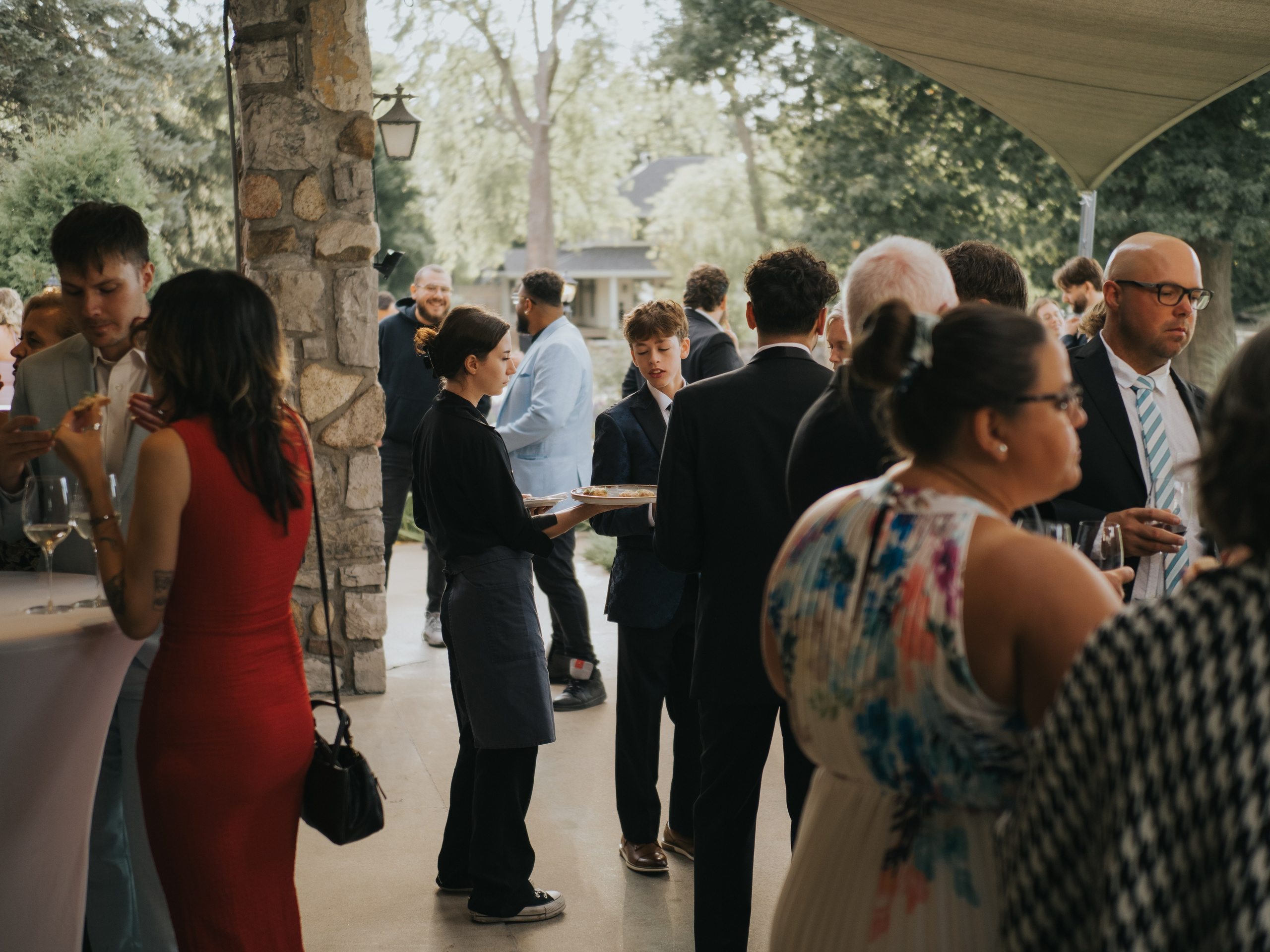 Wedding of Cassandra and Loïc in Beaconsfield, Montreal. Wedding and Family Photography Montreal Muriel Oe Photo