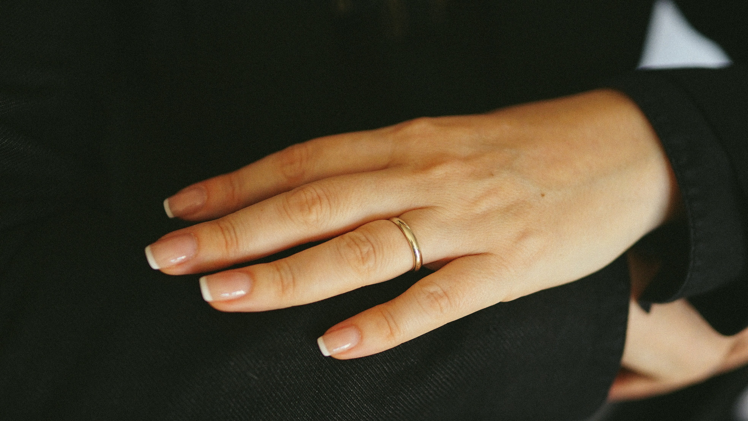 Fotografie de Portret Brașov | Artist Mădălina Beda. Madalina Beda- Artist vizual, fotograf, doula la nastere, consultant babywearing Brasov si in toata tara