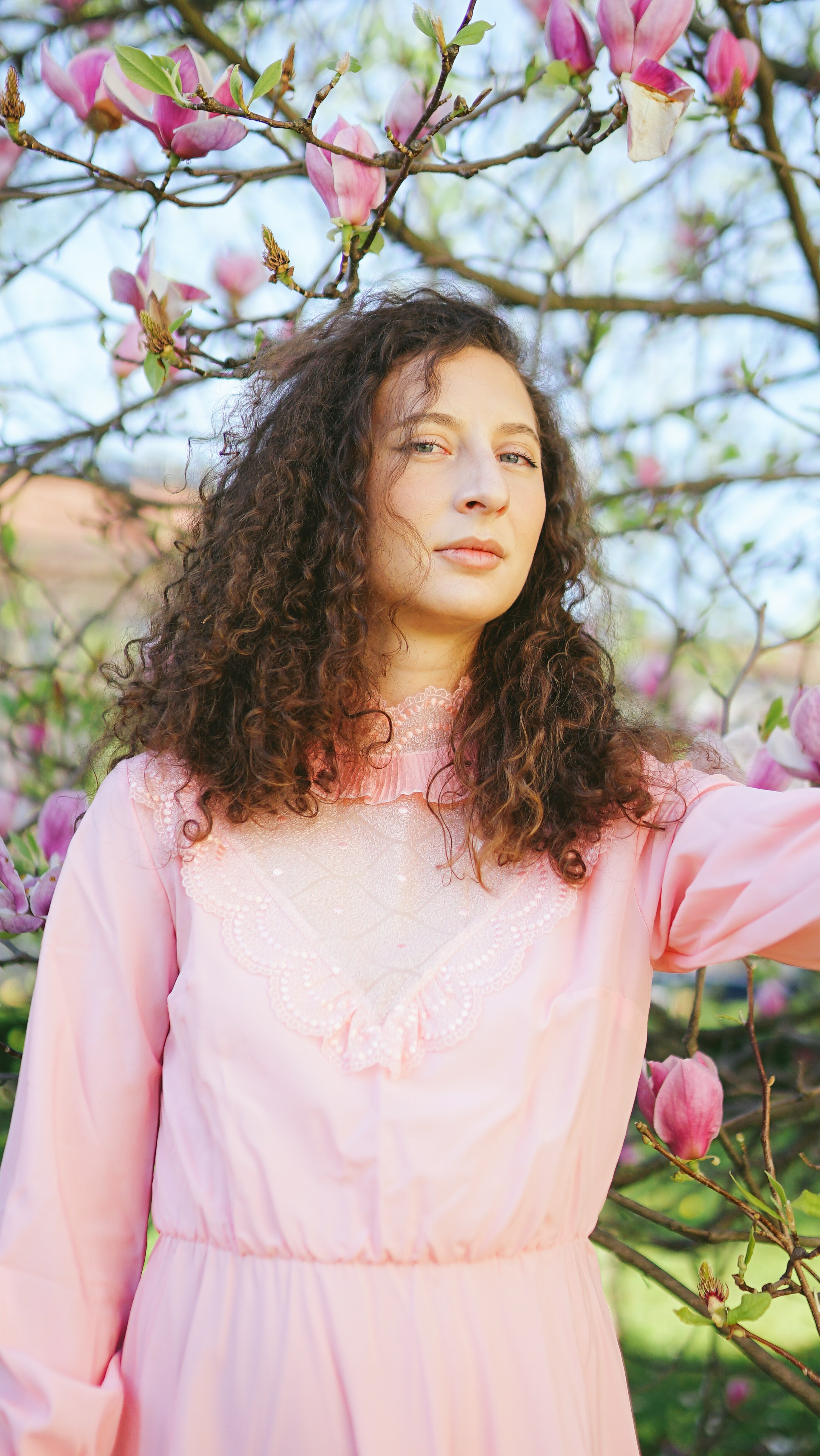 Fotografie de Portret Brașov | Artist Mădălina Beda. Madalina Beda- Artist vizual, fotograf, doula la nastere, consultant babywearing Brasov si in toata tara