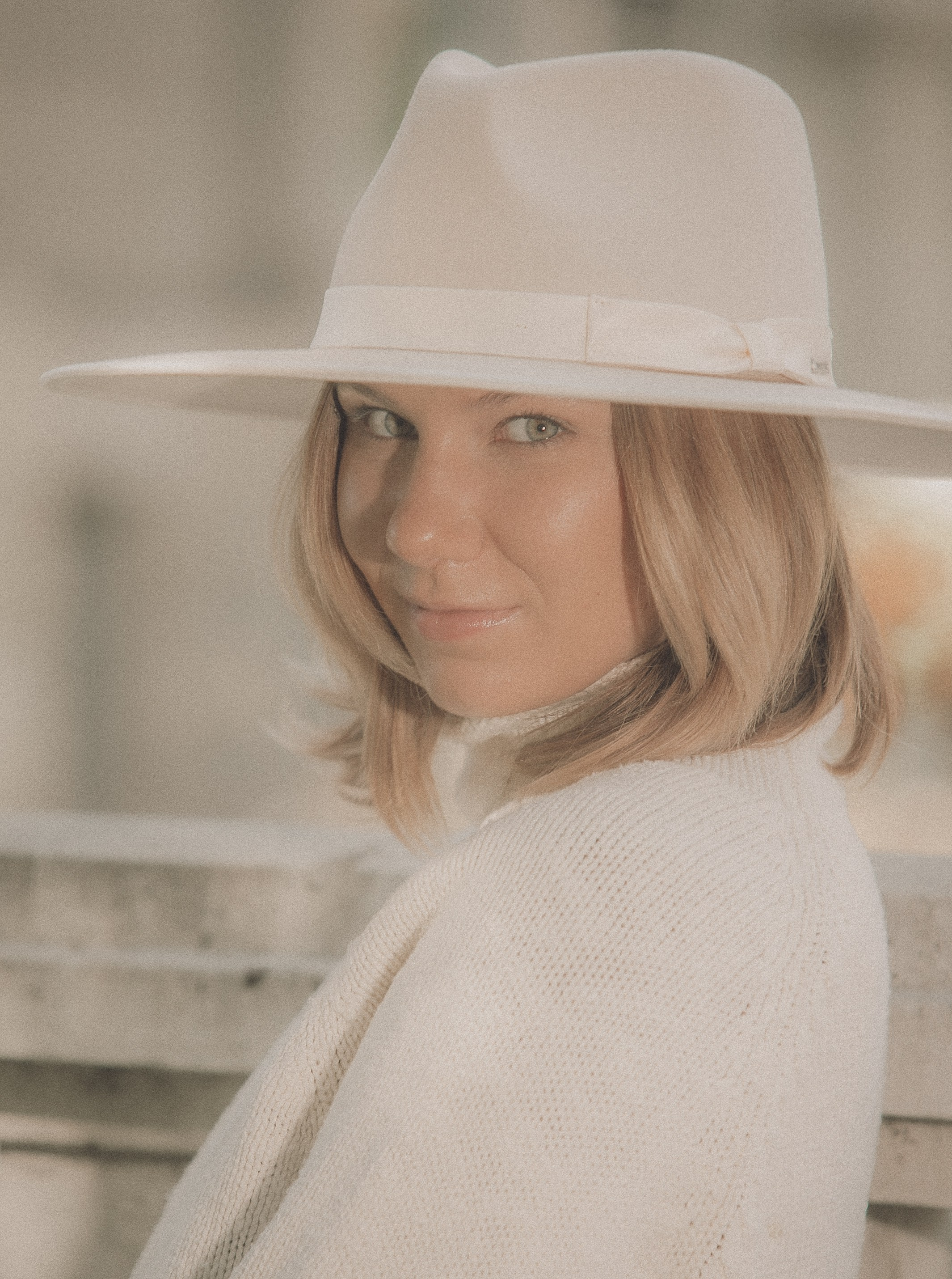 AVA. PORTRAIT AND LIFESTYLE PHOTOGRAPHER