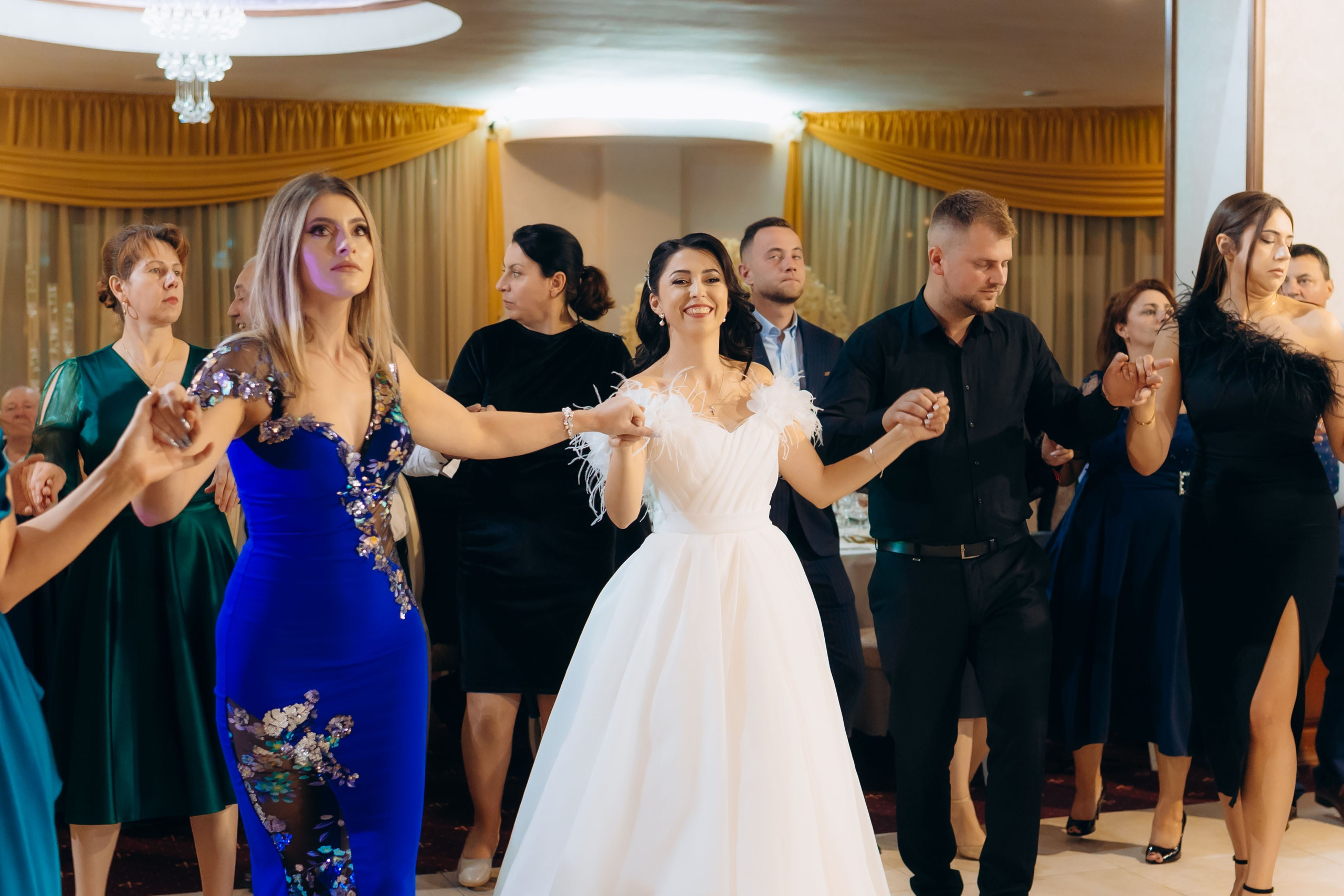 Loredana & Emilian – Ziua Nunții | Videografie - fotografie Botez Suceava, Iași, Botoșani. Servicii foto-video profesionale, pentru momente de neuitat