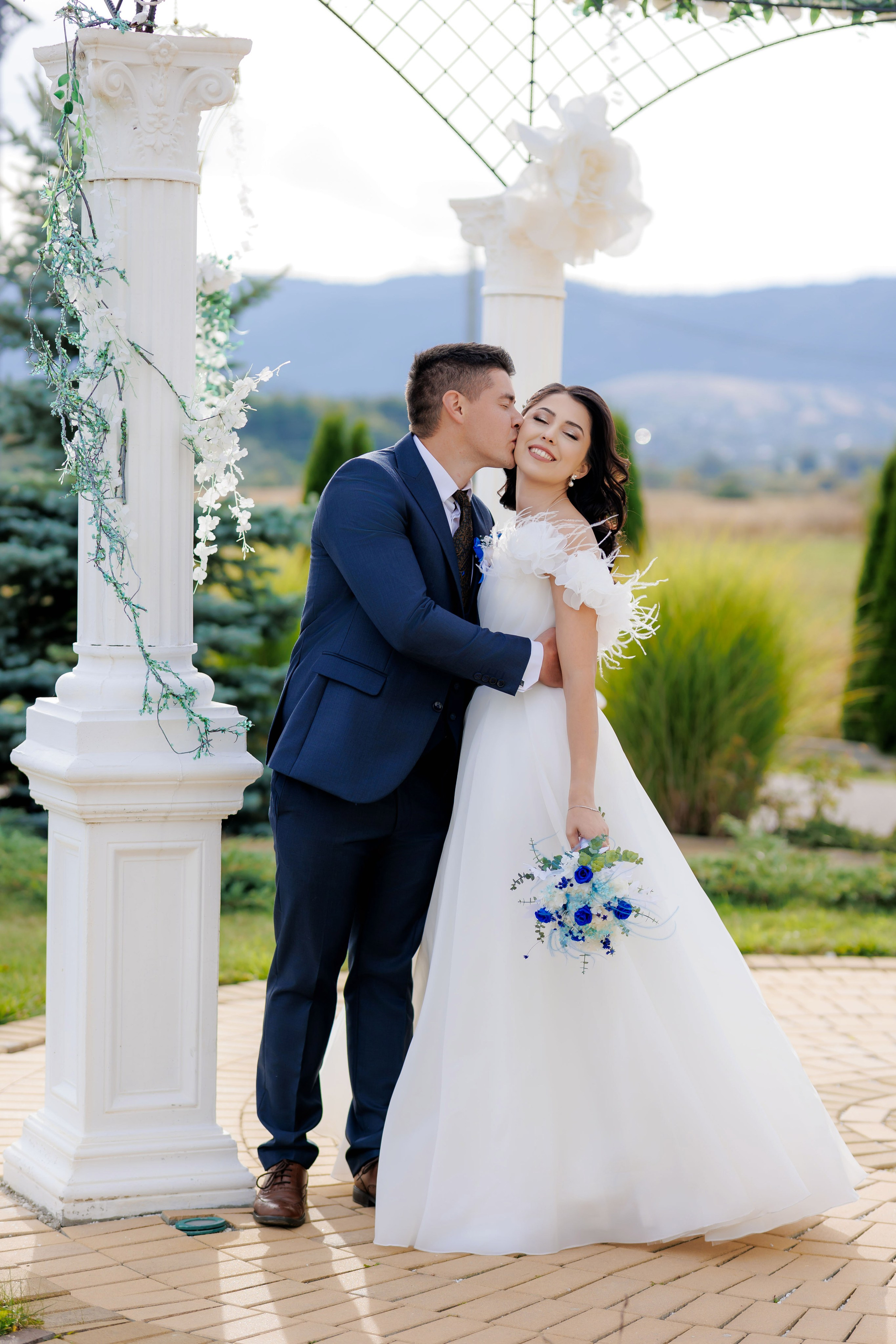 Loredana & Emilian – Ziua Nunții | Videografie - fotografie Botez Suceava, Iași, Botoșani. Servicii foto-video profesionale, pentru momente de neuitat