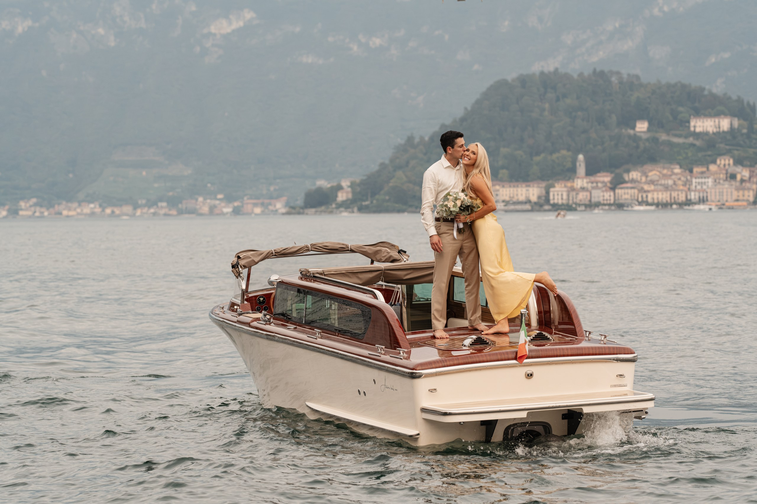 Boat proposal. Fotografo matrimonio Lago di Como Ferrari Media Production