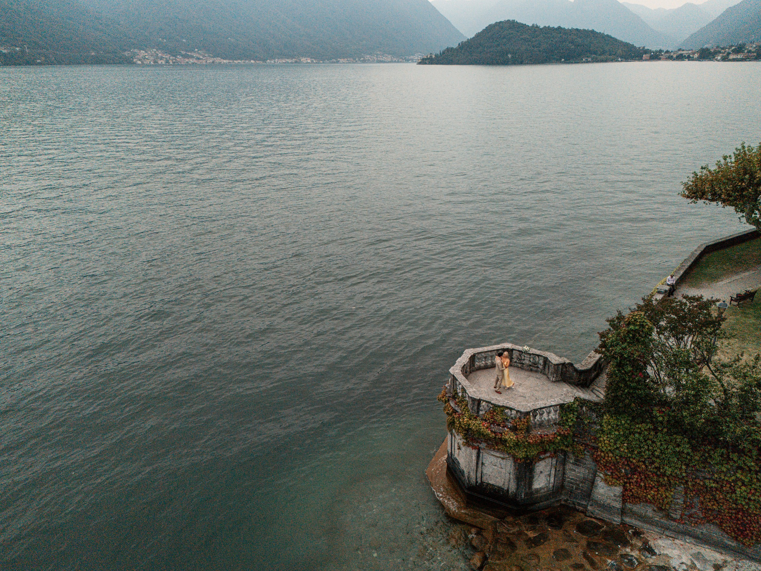 Boat proposal. Fotografo matrimonio Lago di Como Ferrari Media Production