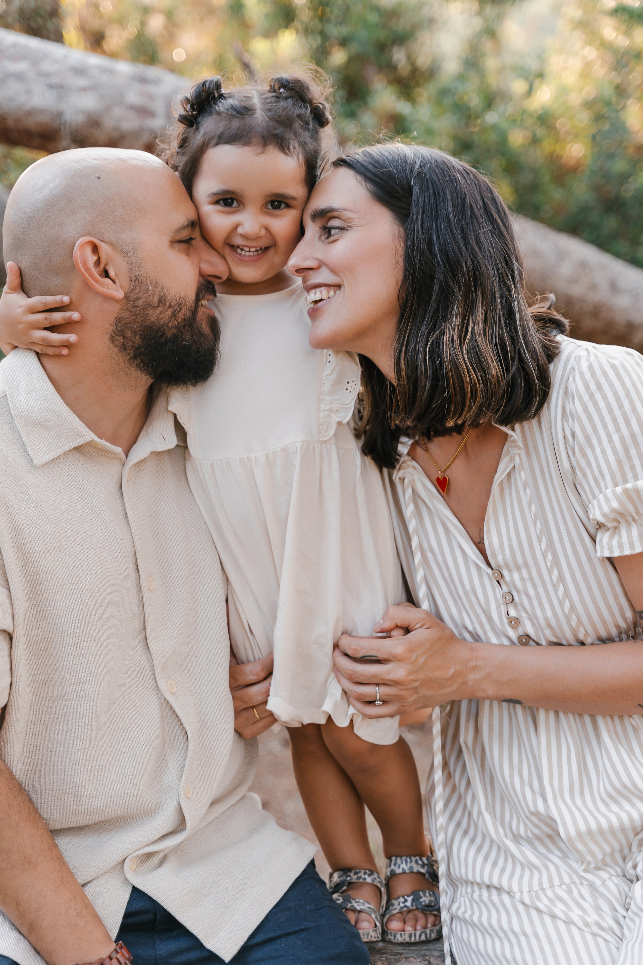 Rebeca, Roman y Laia. Fotógrafa de bodas y familias en España, Valencia: Nadia ProFoto