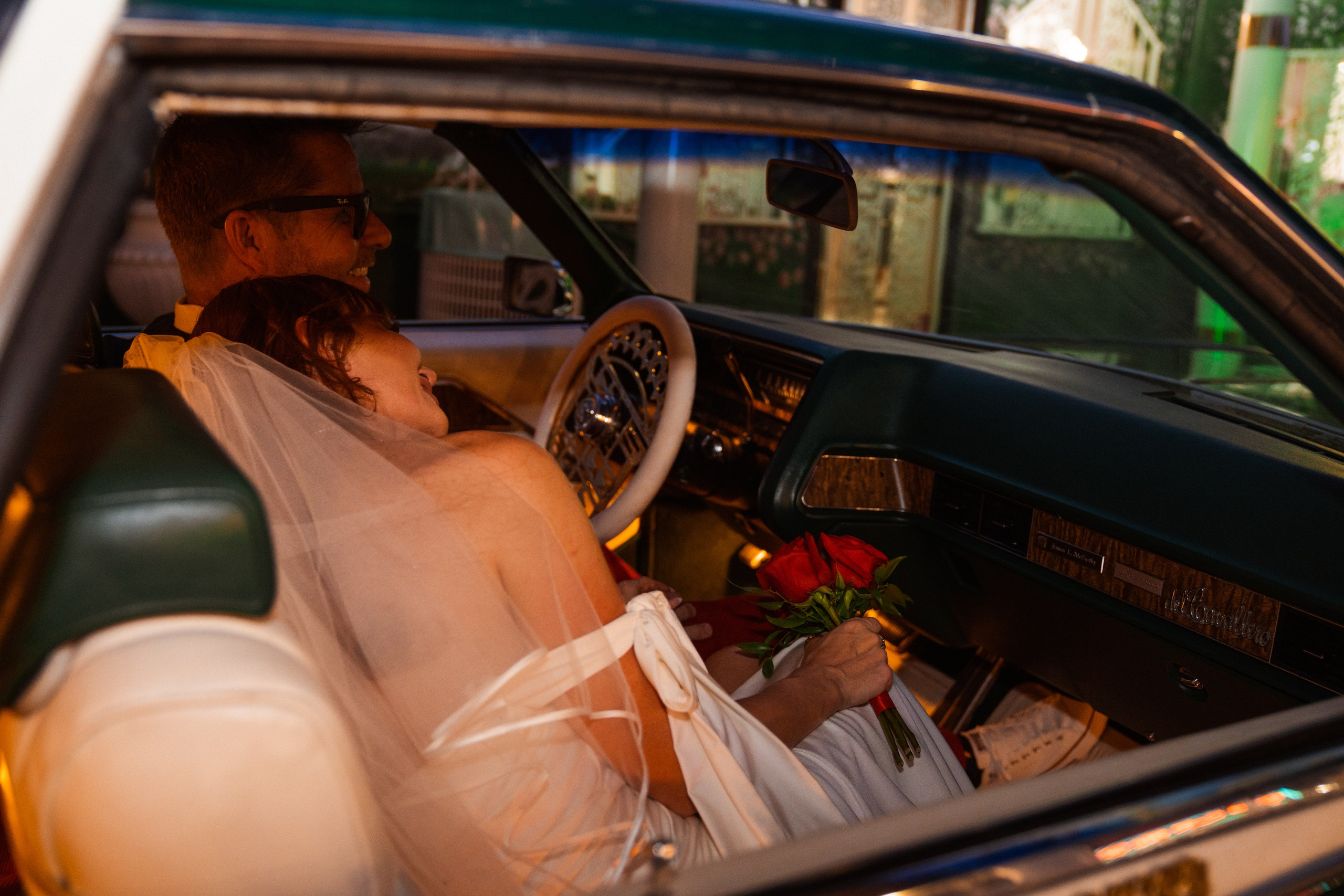 Rebecca&Todd. Wedding & elopement photographer Viktoriya Kravtsov. Las Vegas