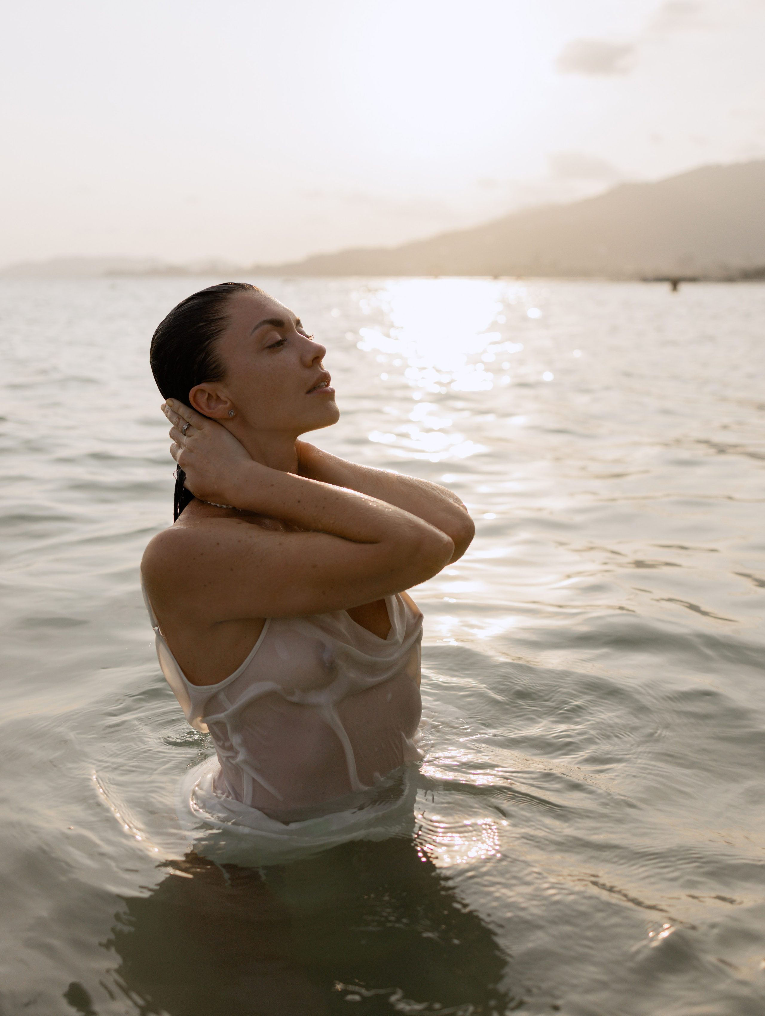 INDIVIDUAL WOMEN'S PHOTO SHOOT. Photographer on Koh Samui