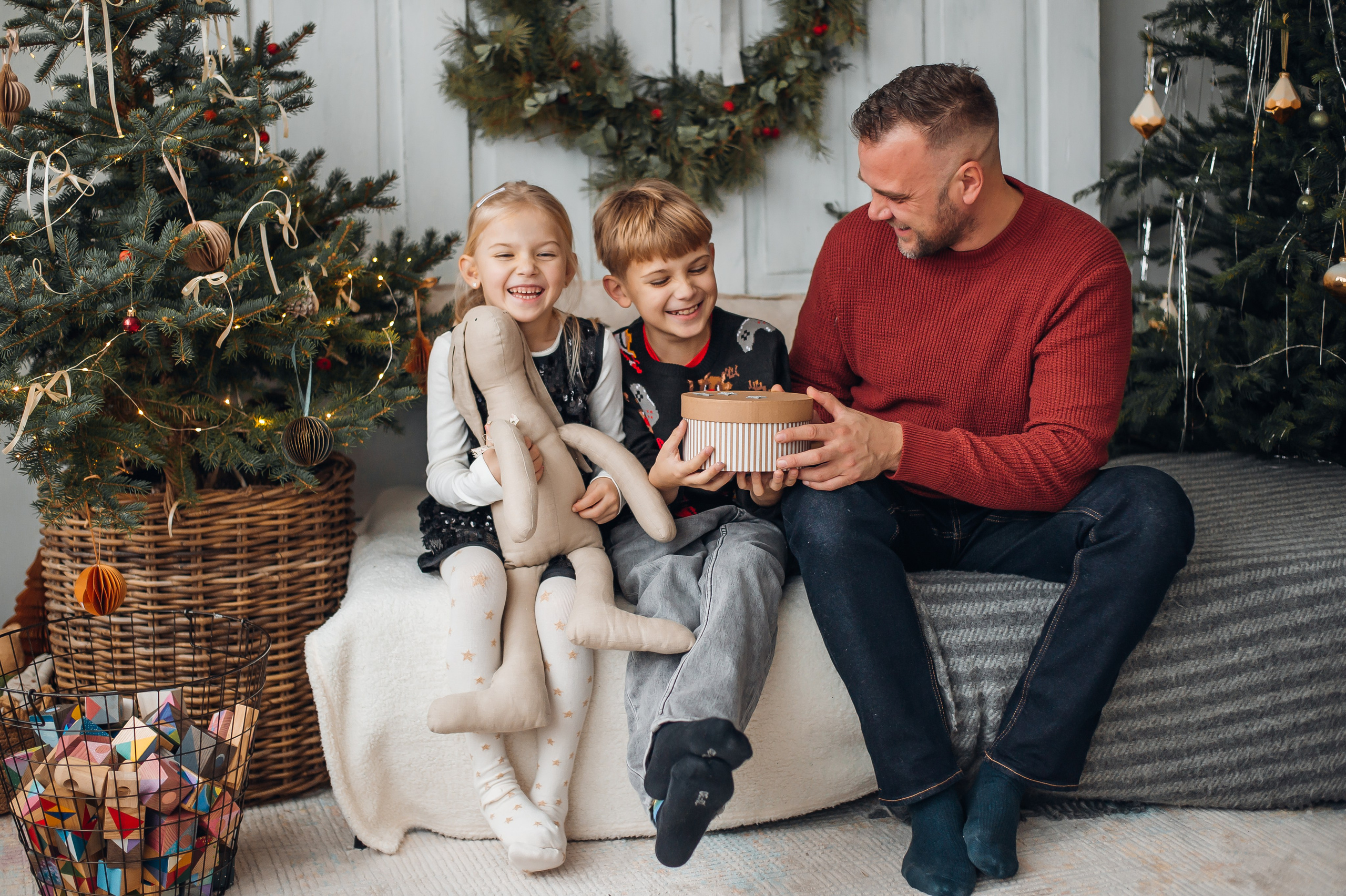 Fotosesijos studijoje. Aukse Stravi fotografė