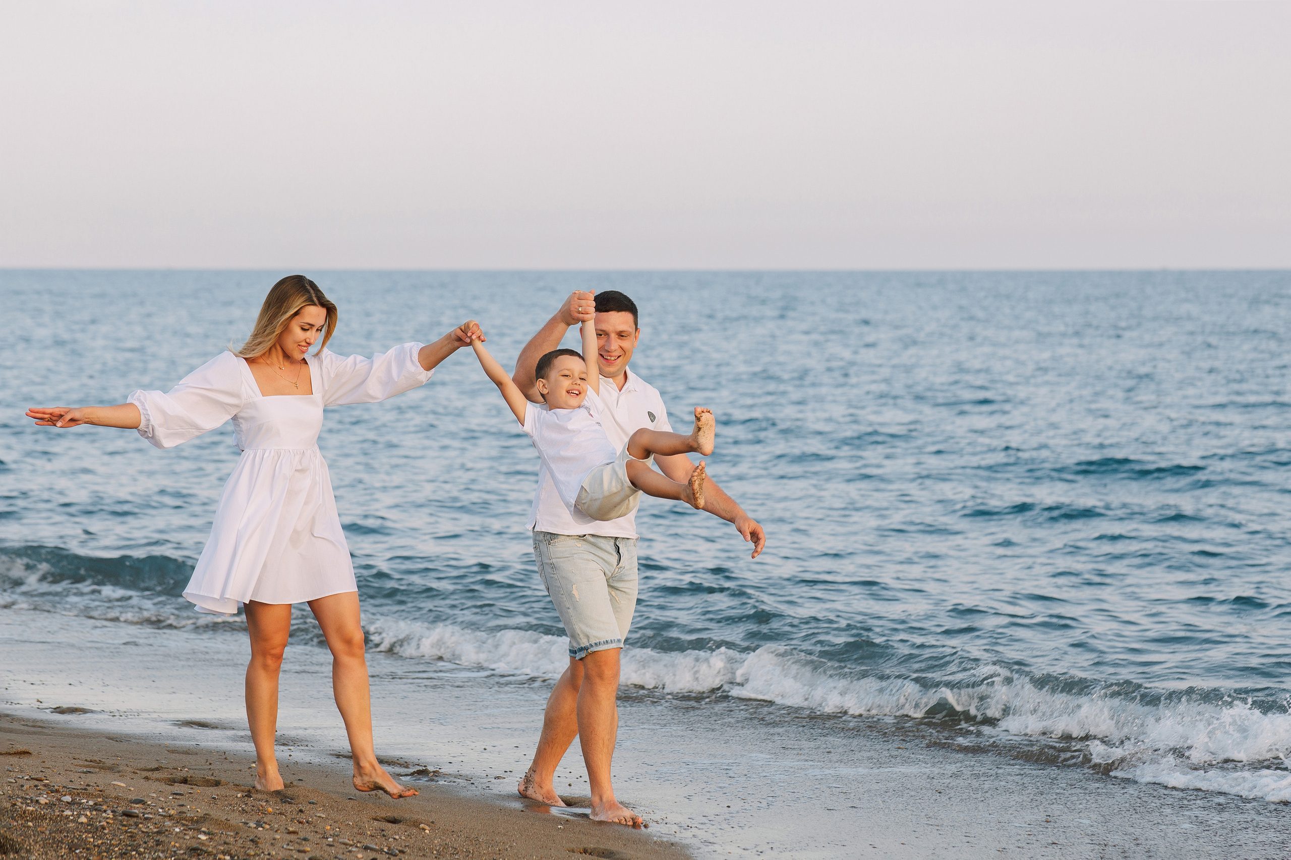 Professional Photographer in Alanya, Side, Belek, Antalya, Kemer. Wedding, family & individual shoots. Photo & Video delivery in 1-3 days