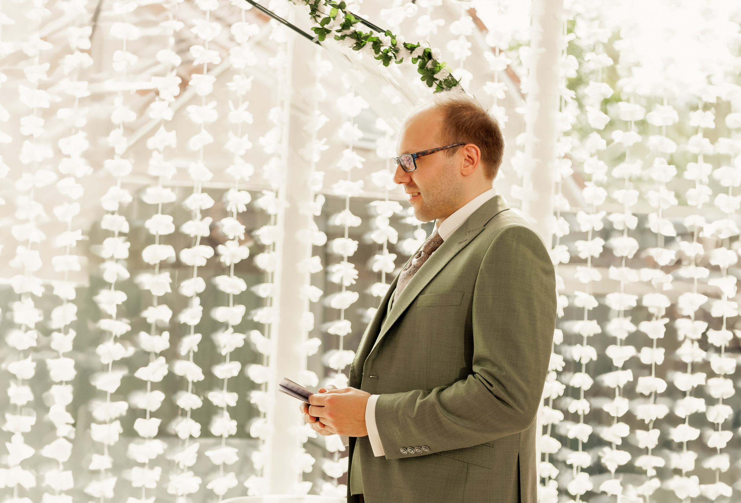 Hochzeitsfotografie im Schloss Ahrensburg | Zeitlose Eleganz in Schleswig-Holsteins Gärten. Hochzeitsfotograf und Hochzeitsvideograf aus Hamburg | Roka21Film