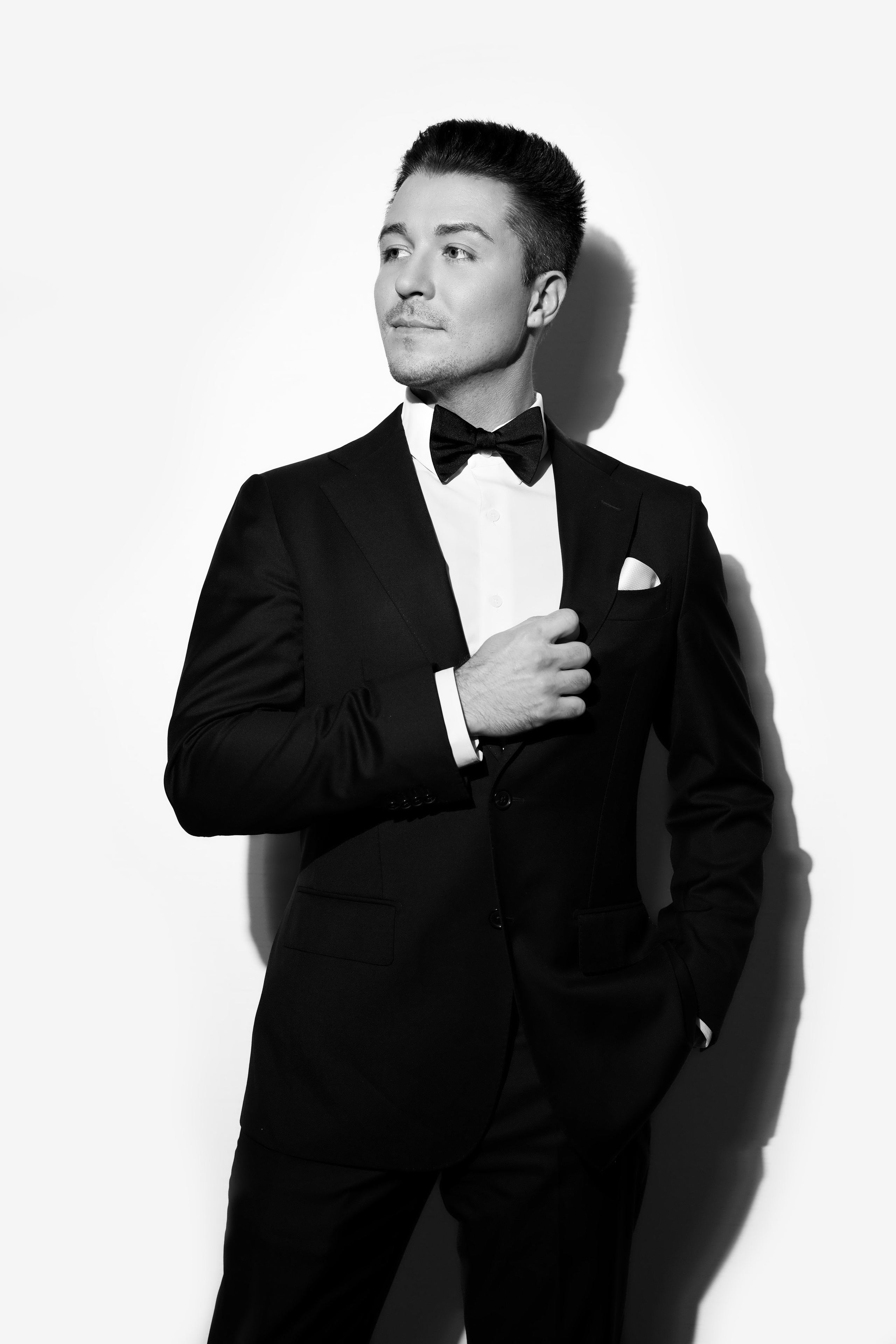 WEDDING. Photo and video production. Editing & retouching services. Training