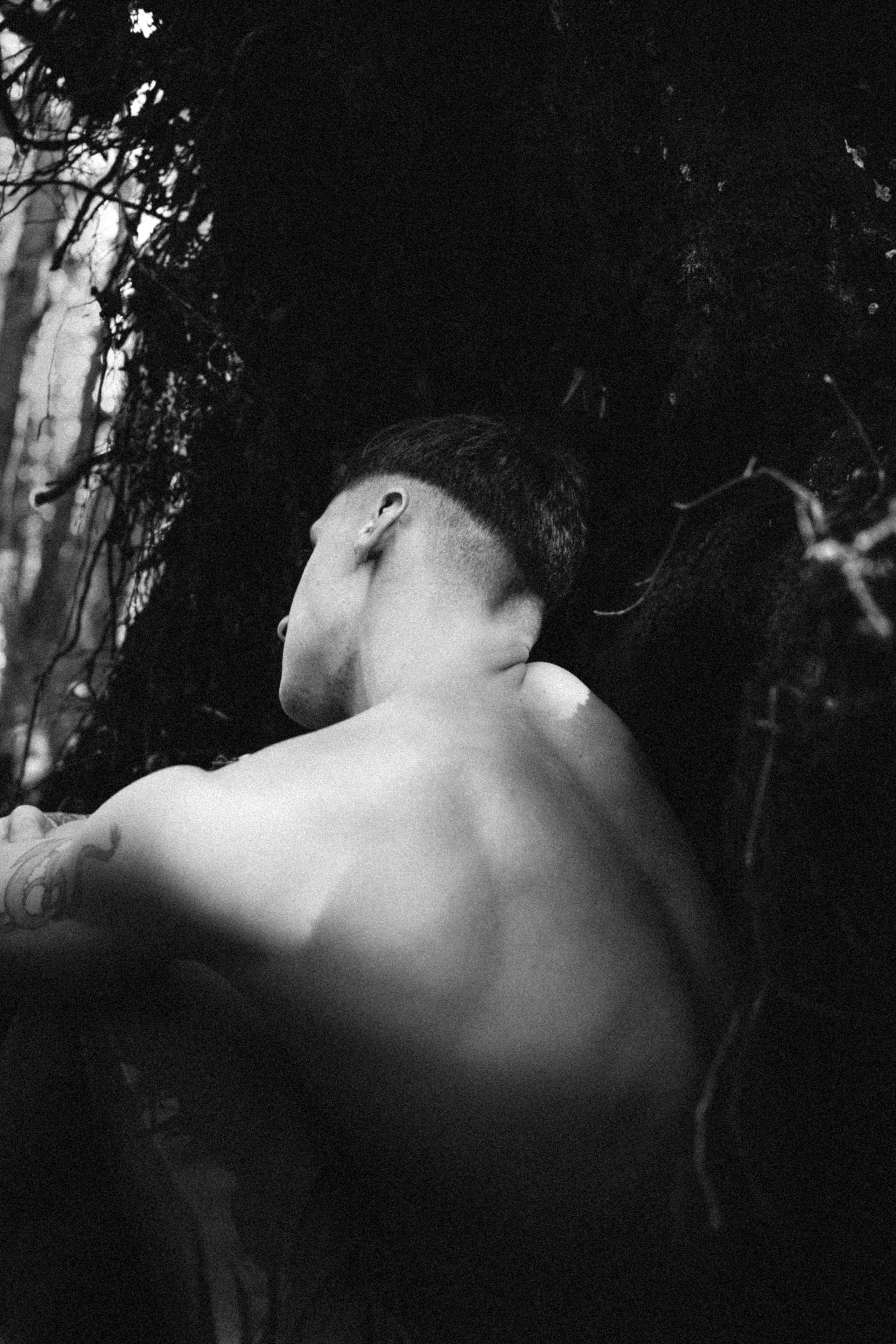 Nikita lost in the forest. Creative photographer in Madrid Anna Dvorianskaia