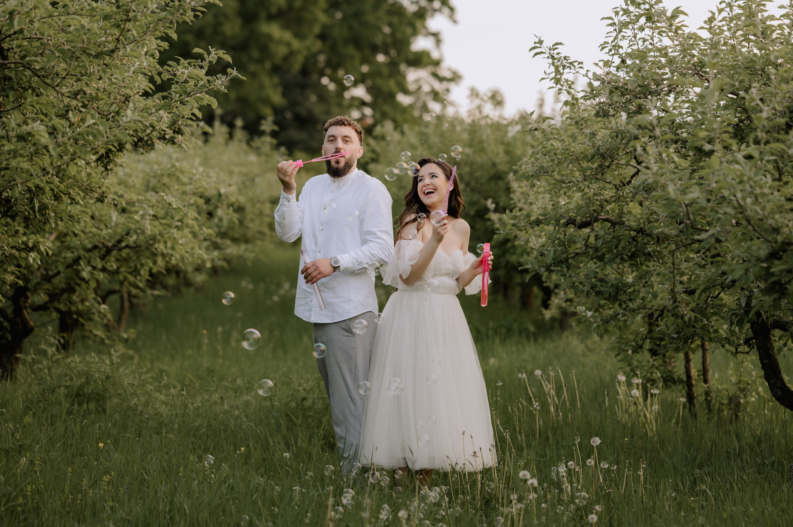 Magda + Andrei | Lovers in the garden. Proud Vision Weddings | Wedding Photography & Film — Servicii profesionale Foto Video Nunta Iasi
